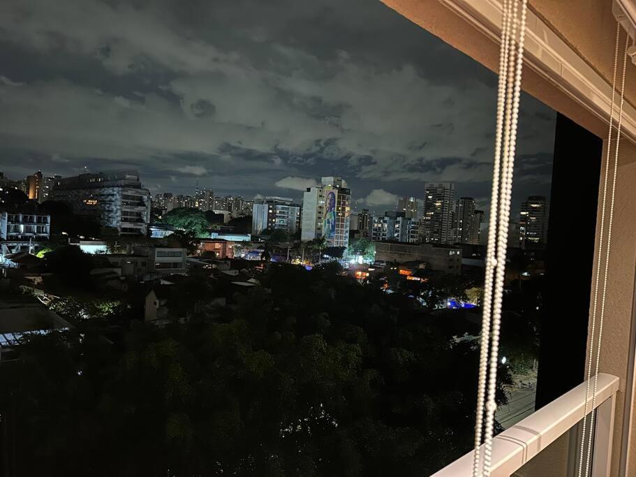 Luxuoso Studio Vila Madalena com Vaga