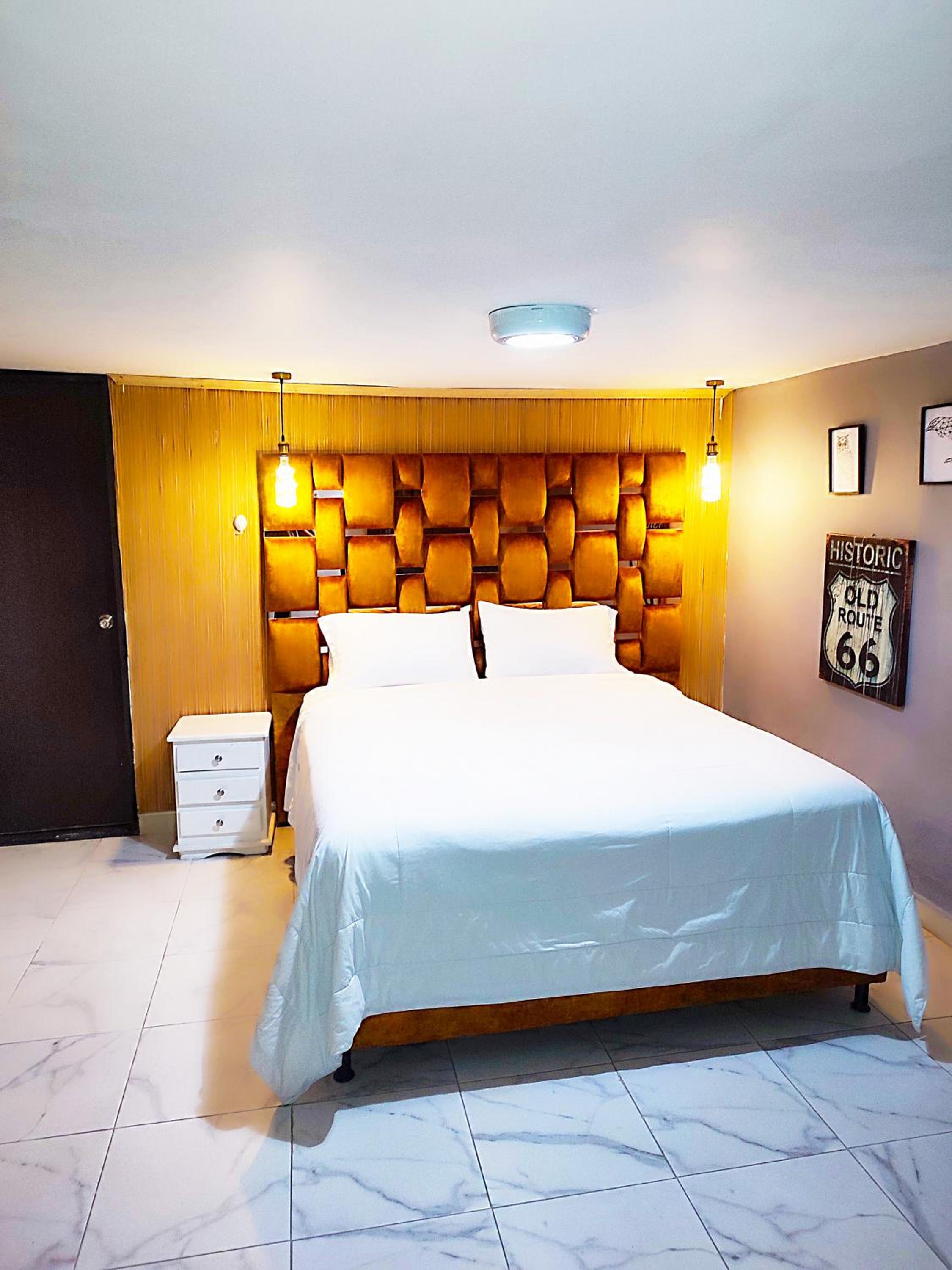 Duplex w Rooftop, Pool & 3 Jacuzzi, Maid, Security