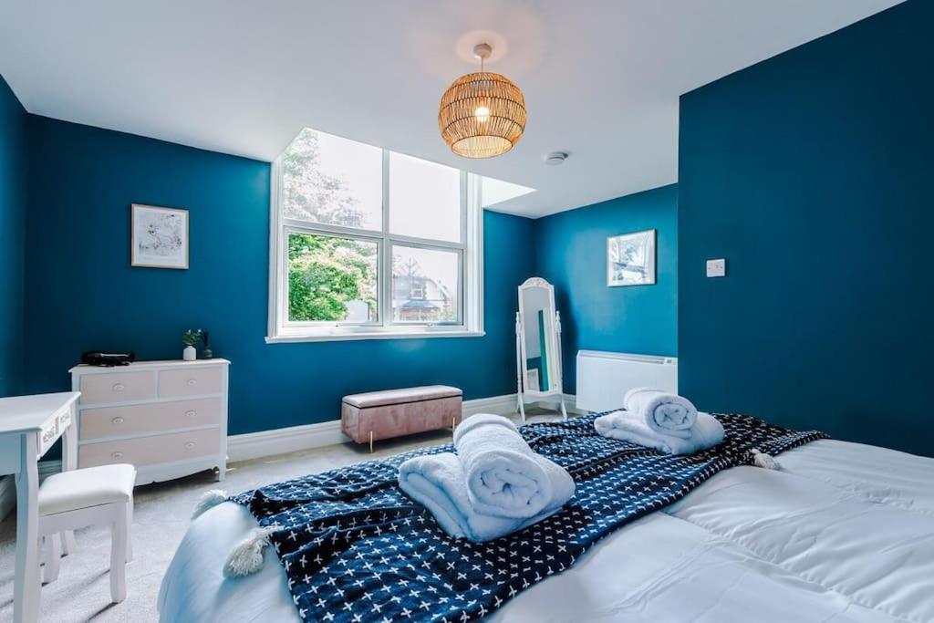 ANCHORAGE APARTMENT 5 - Two bed apartment close to the centre and the beach, located in Llandudno, North Wales