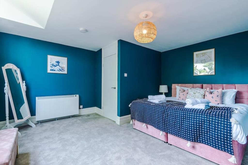 ANCHORAGE APARTMENT 5 - Two bed apartment close to the centre and the beach, located in Llandudno, North Wales