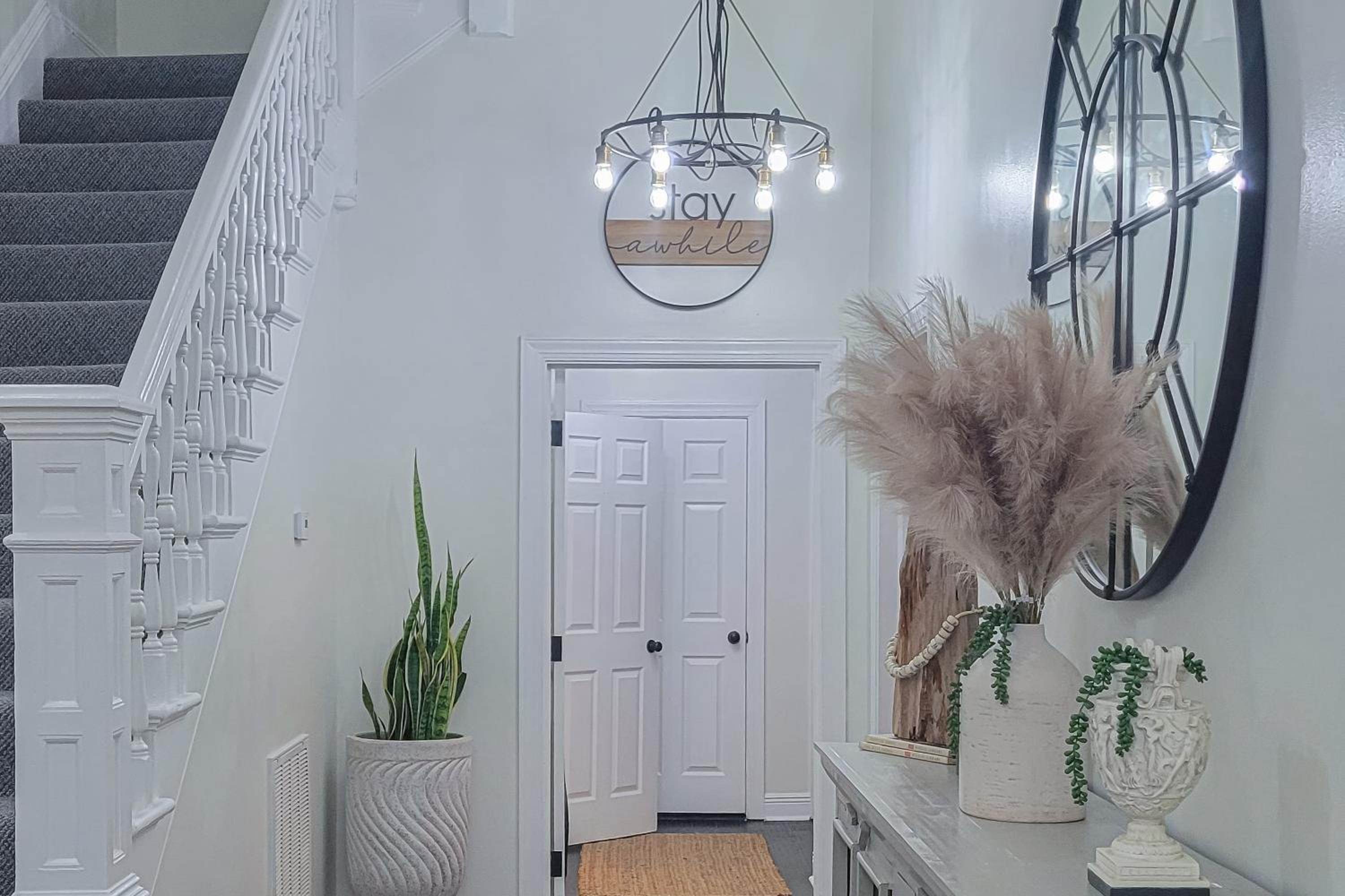 4 BR Home with Modern Comforts and Park View