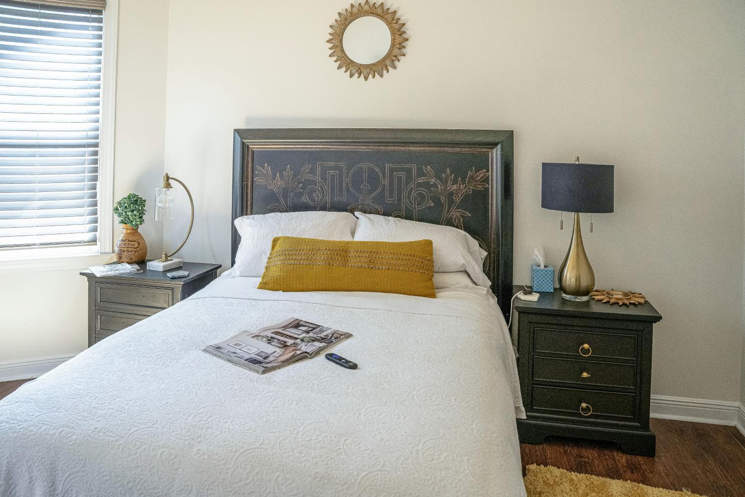 4 BR Home with Modern Comforts and Park View