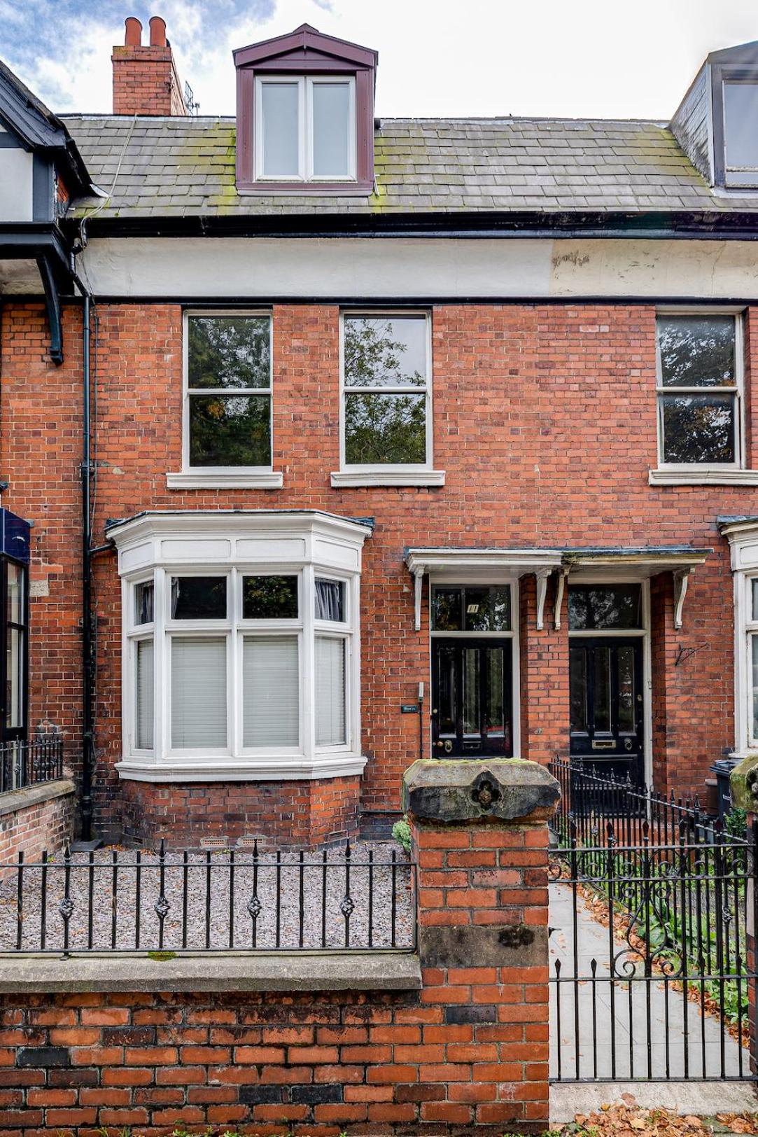 Historic Hoole Haven - Stylish 1BR Apt