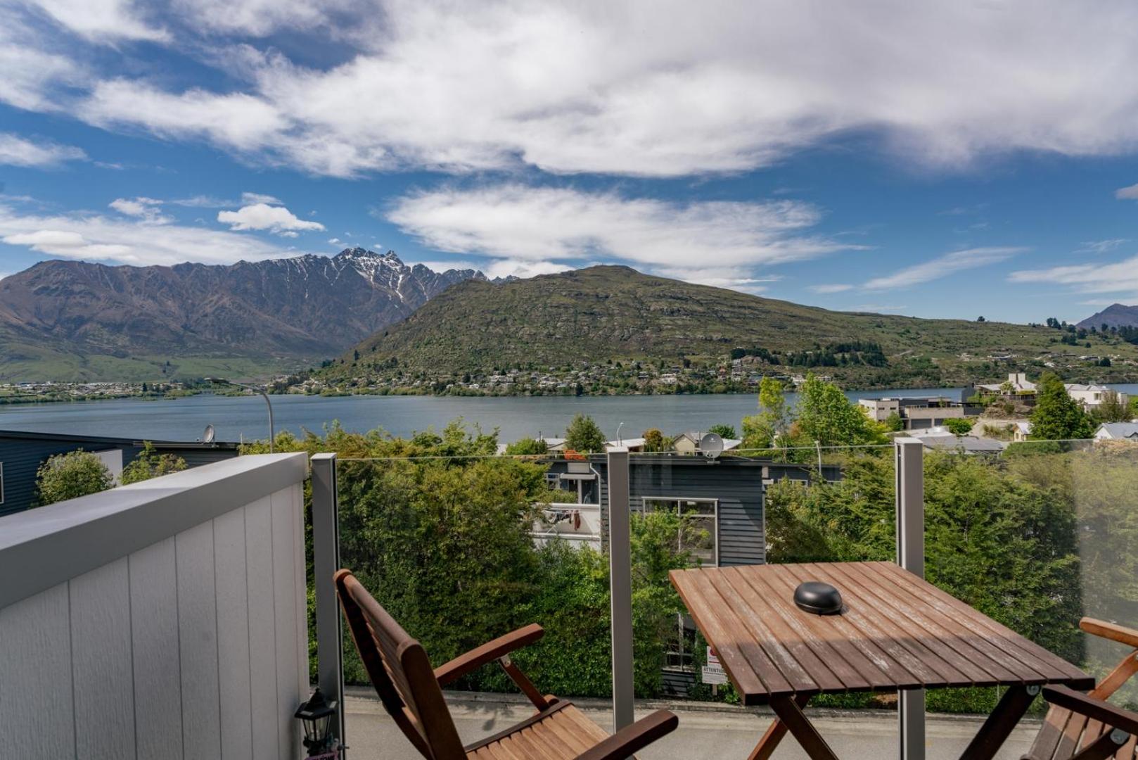 Lake View Greenstone Apartment - Unit 5 view 4