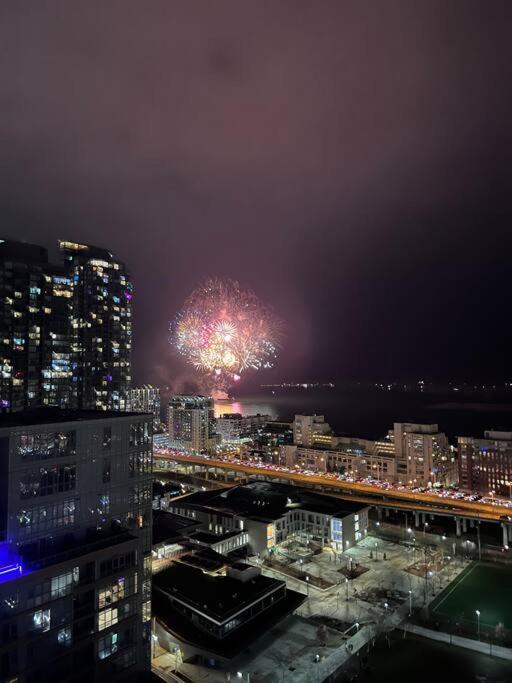 Sky Living Awesome Lake and City View