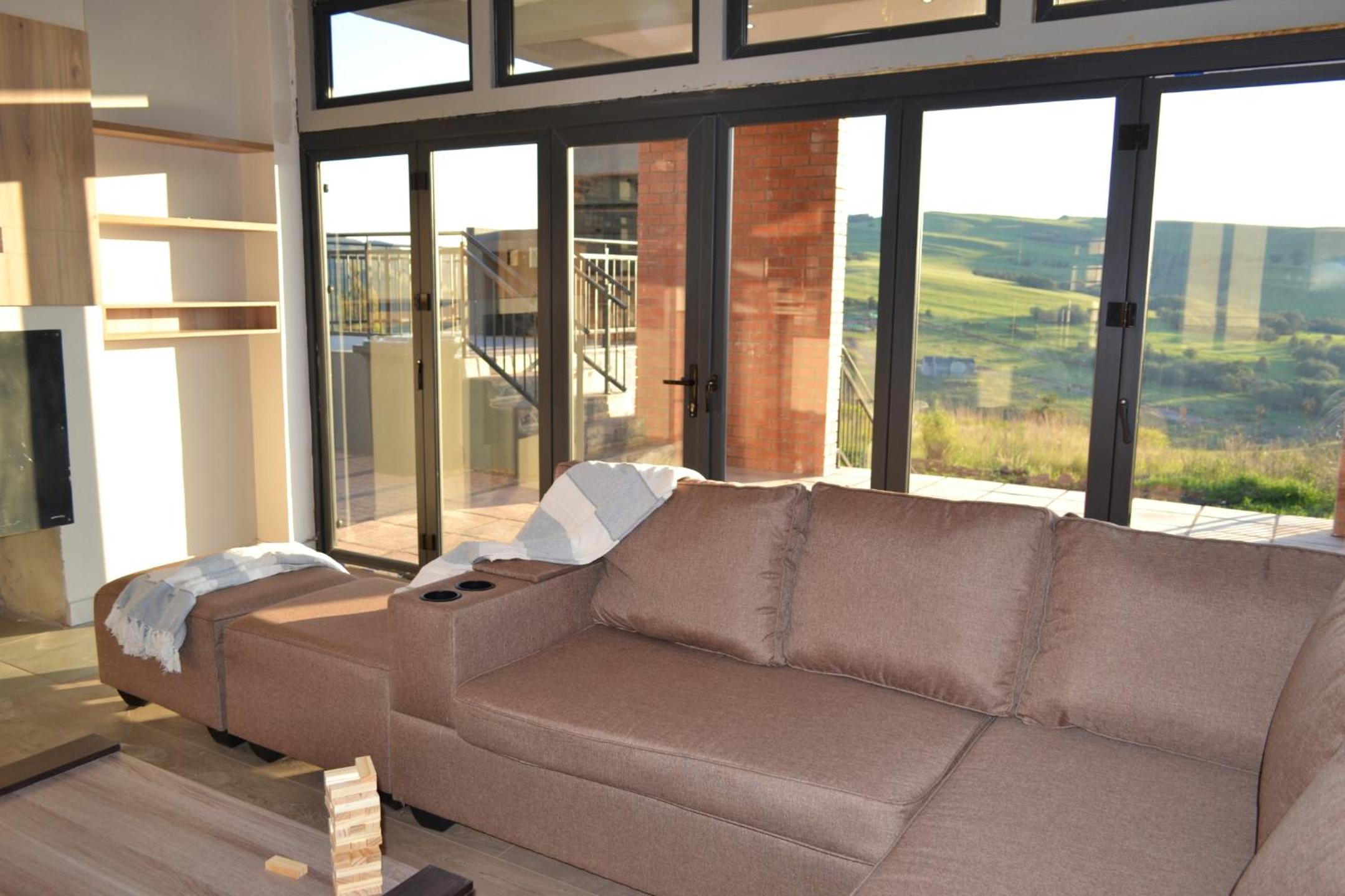 Mi Casa Su Casa Dullstroom luxury family Villa 12 sleeper view 3