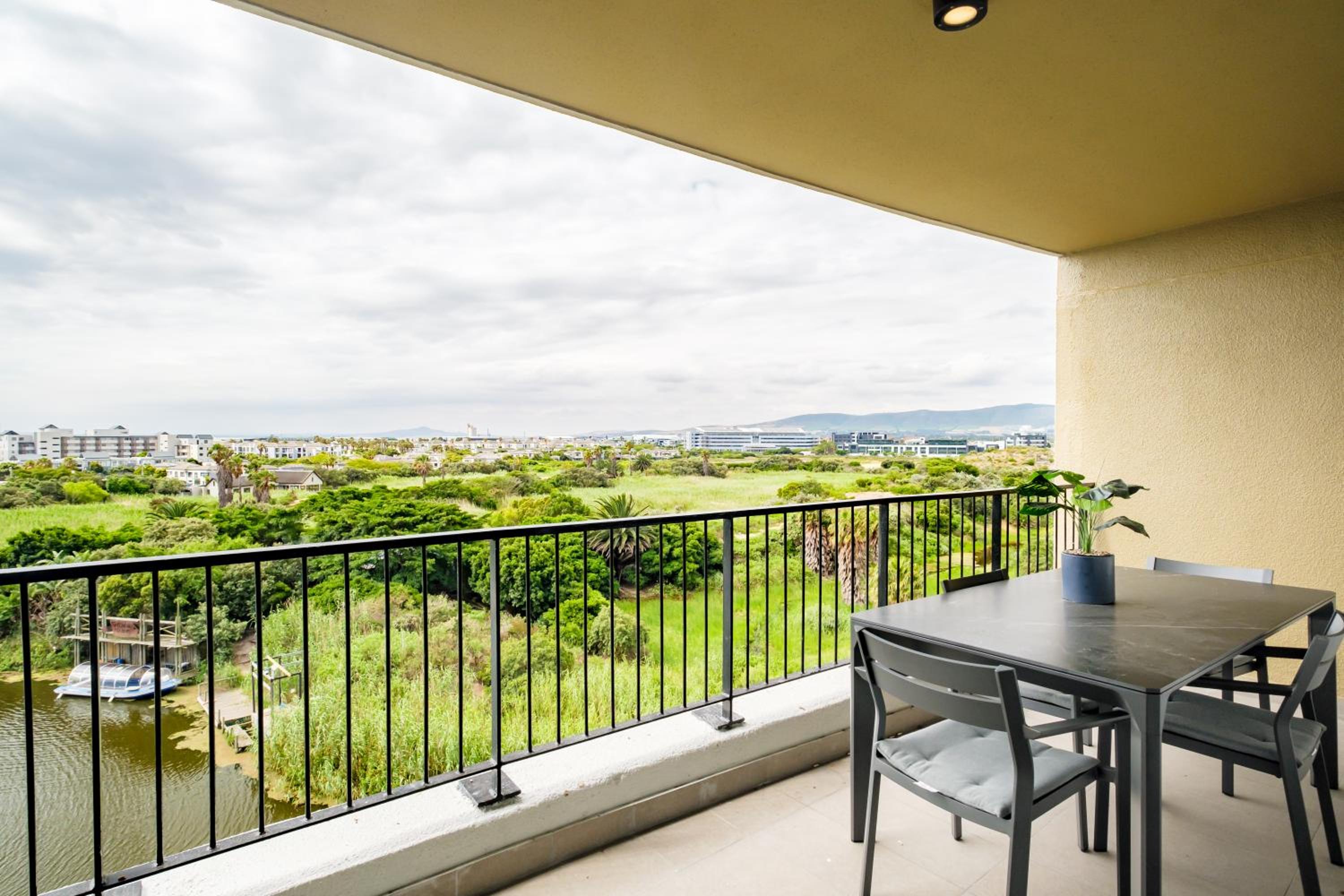 Belina - Waters Edge Premier view 4