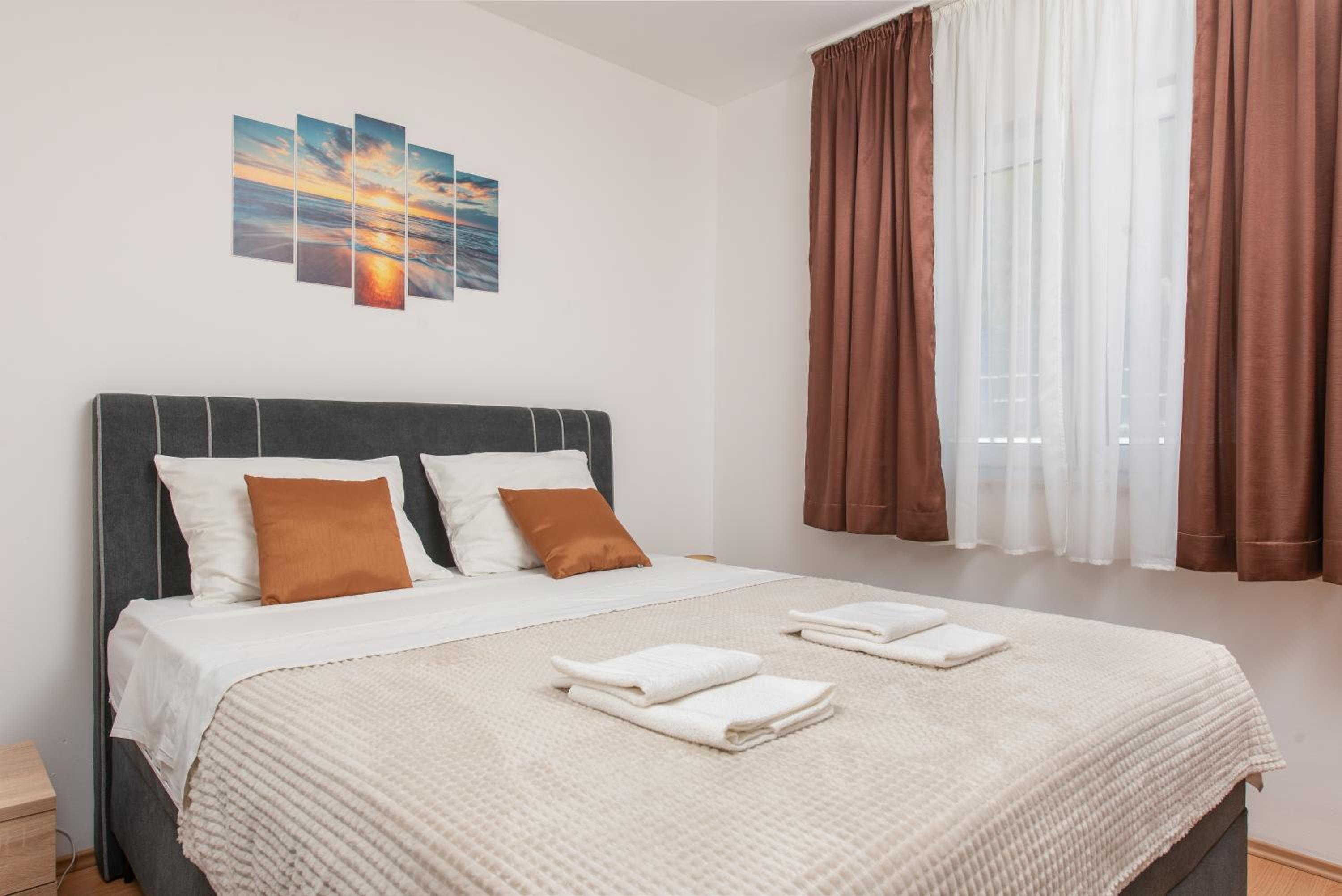 Apartments Iva
