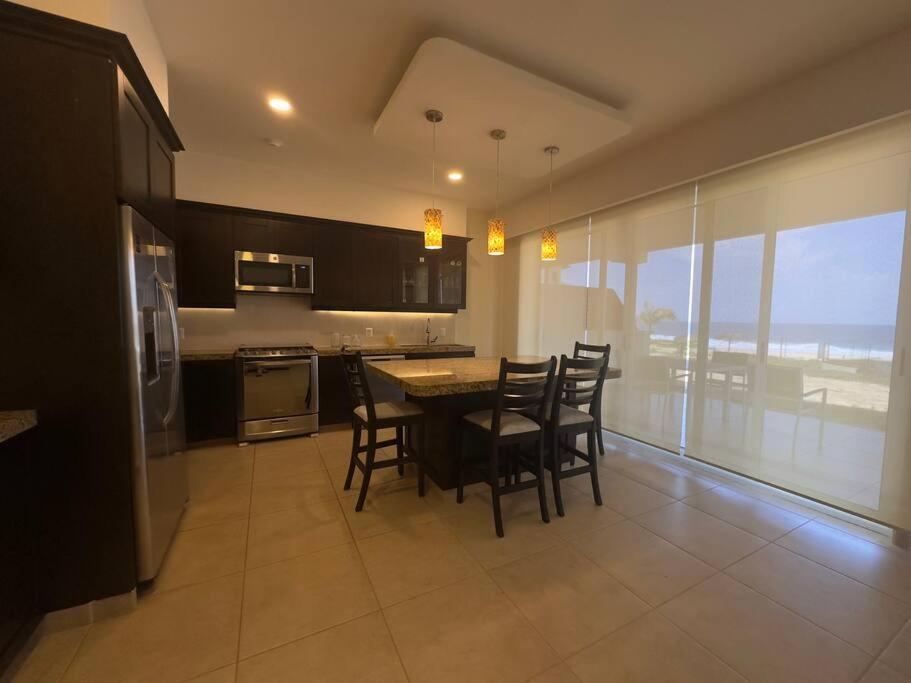 Beachfront Apartment in Puerto Escondido at Vivo Resort