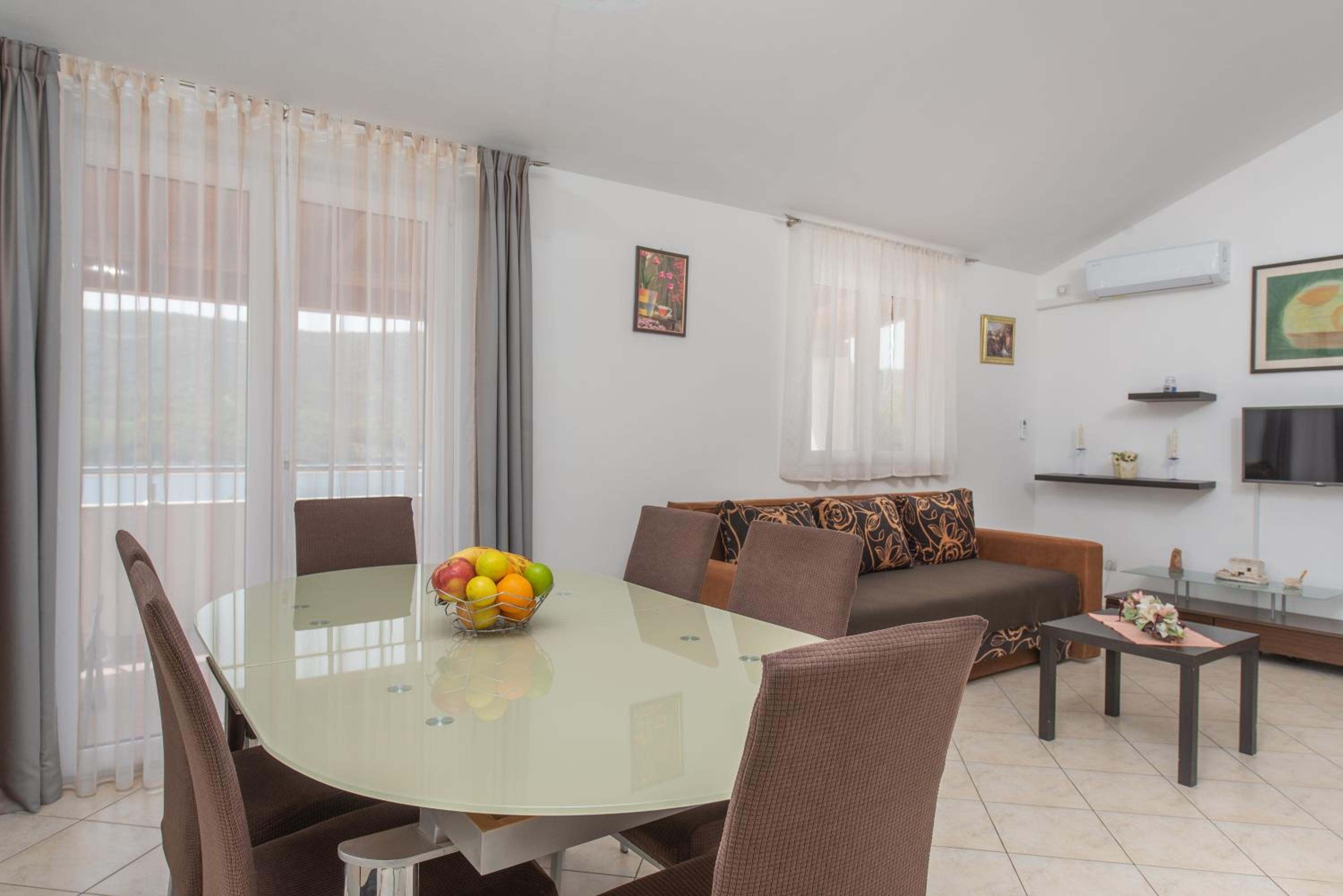 Apartments Iva