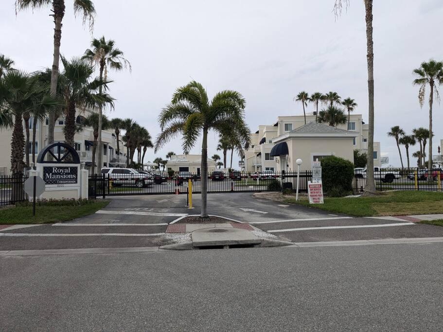 Oceanfront 2br2b, Ocean Views, Heated Pool, Spa view 4