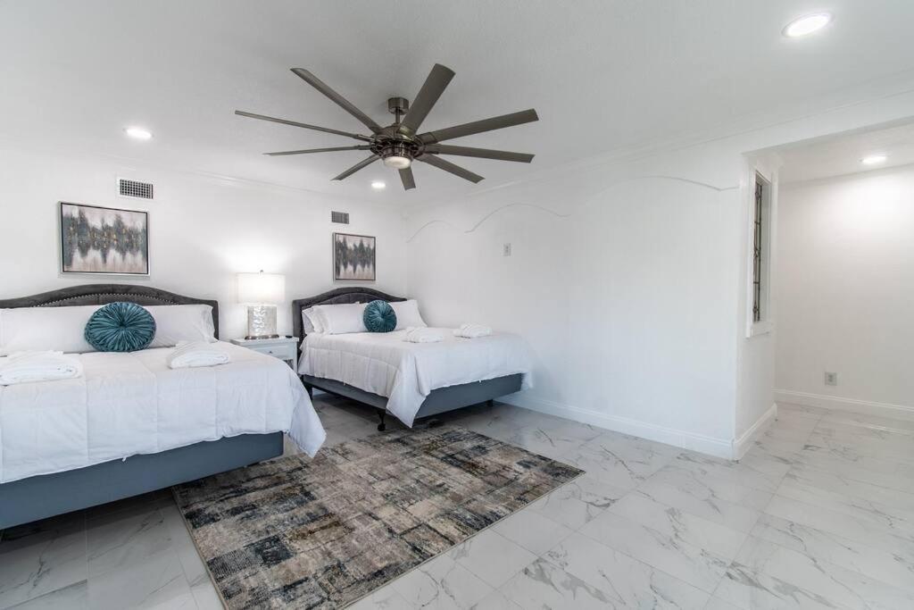 Oceanfront Retreat 2 Homes for 29-Guests