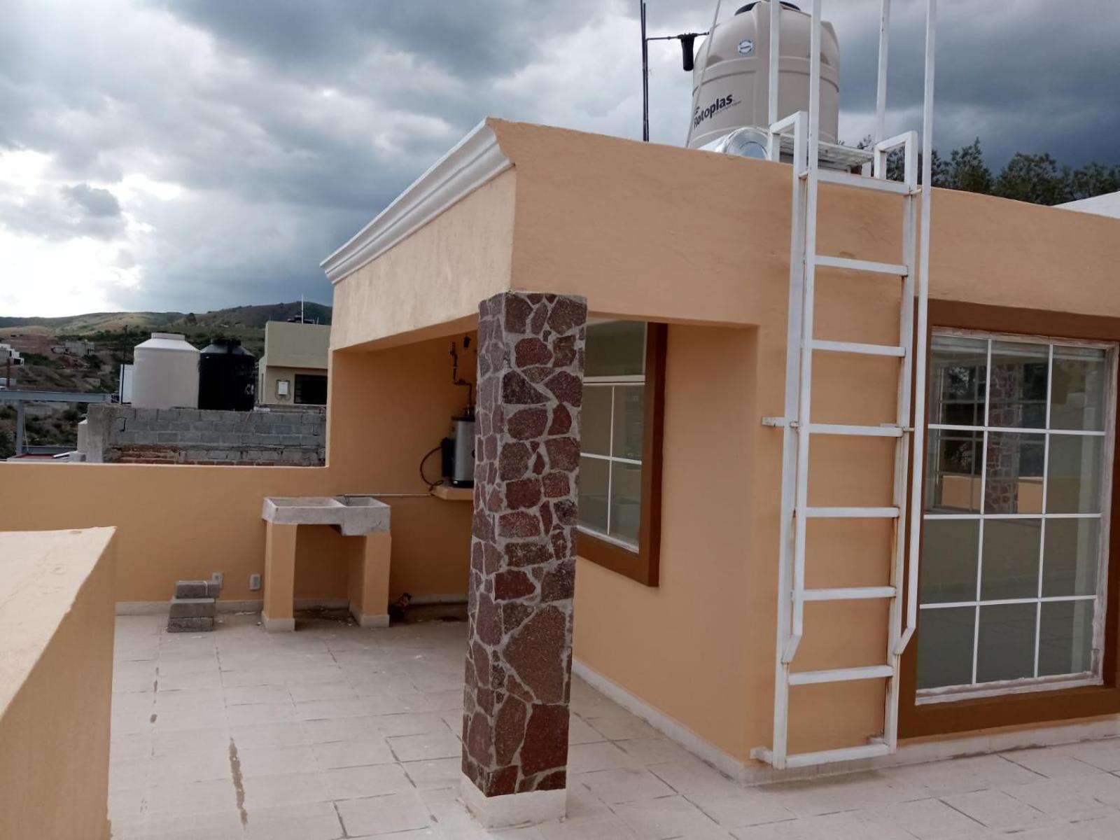 Mi casa es tu casa view 3