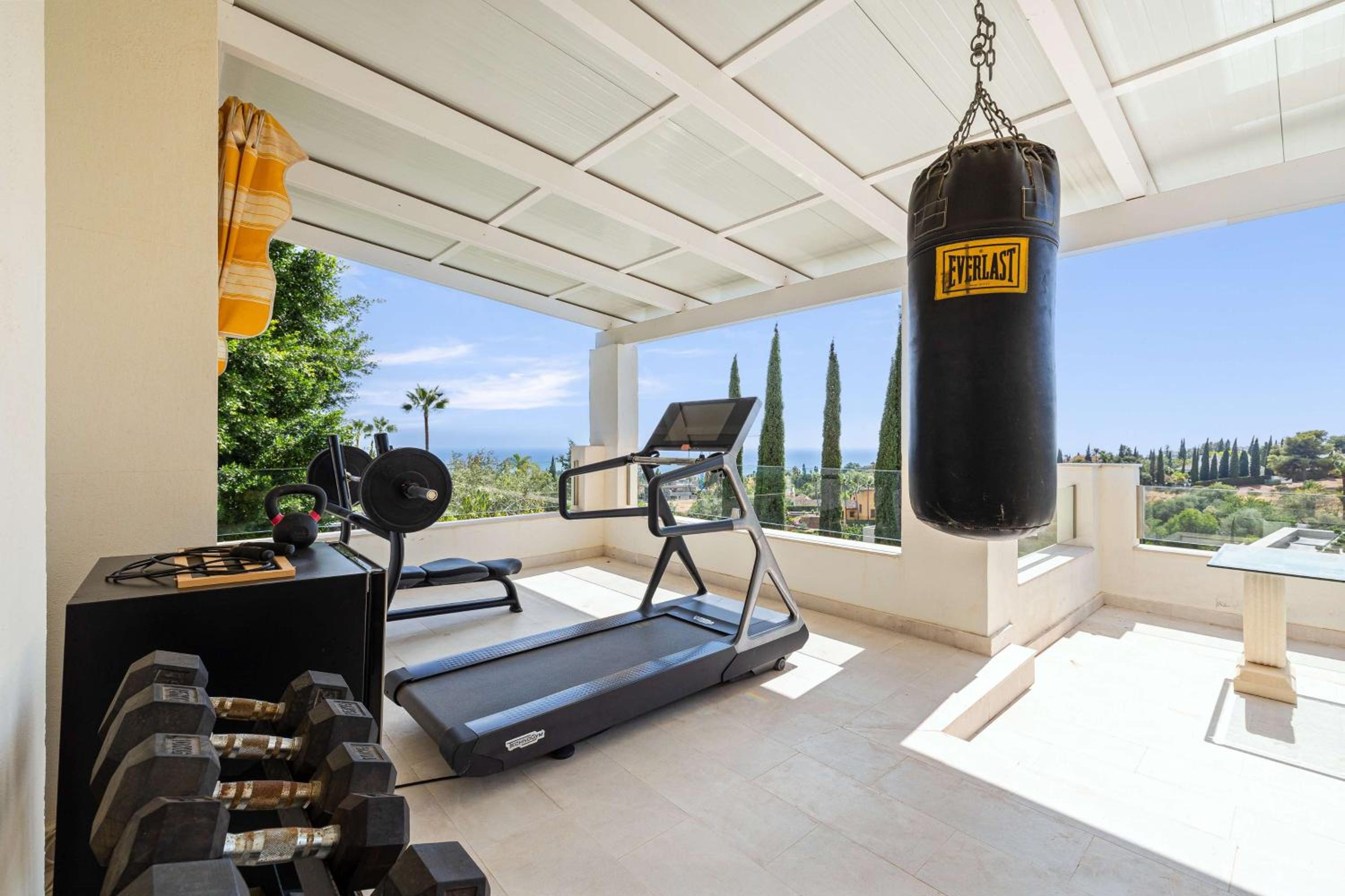 Villa Caramel - Excellent location in Golden Mile view 2