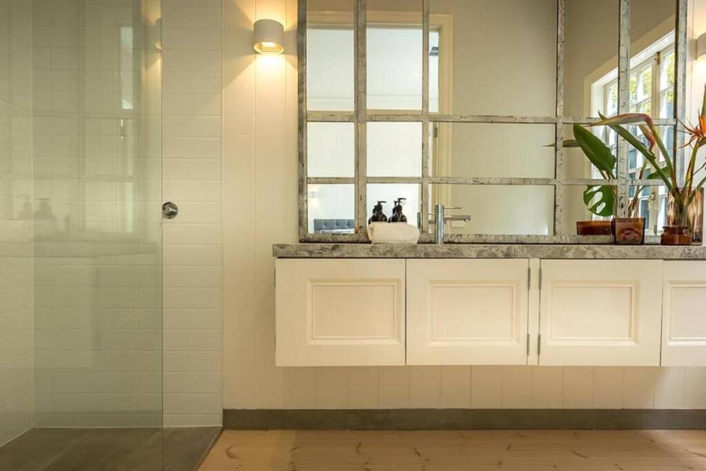 Ocean Beach House Sorrento - Luxury with Heated Pool and Spa