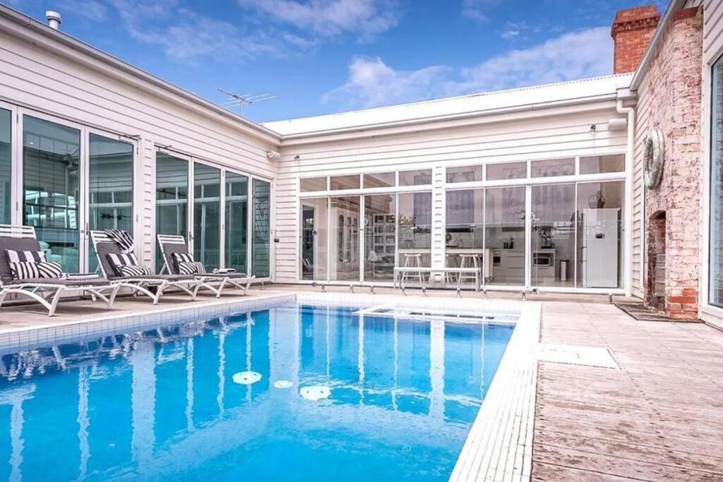 Ocean Beach House Sorrento - Luxury with Heated Pool and Spa