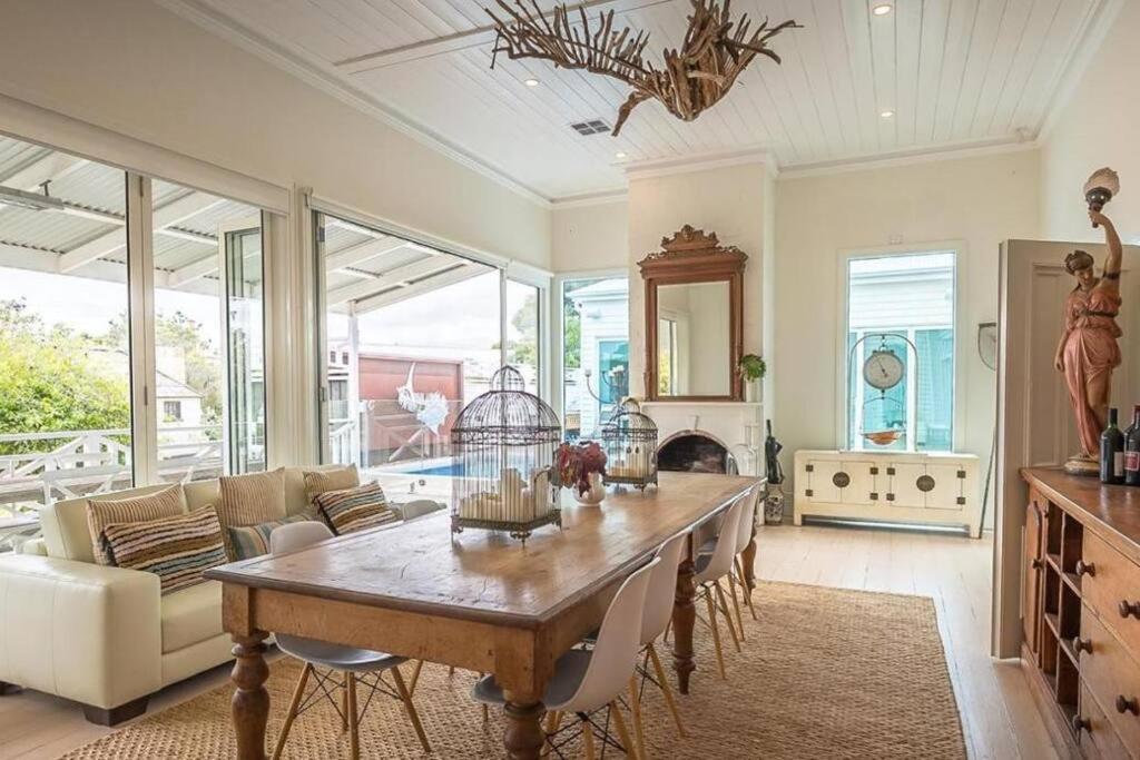 Ocean Beach House Sorrento - Luxury with Heated Pool and Spa