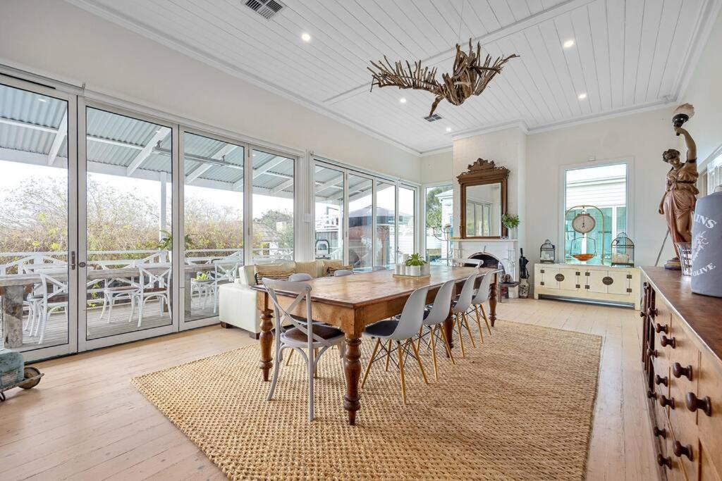 Ocean Beach House Sorrento - Luxury with Heated Pool and Spa