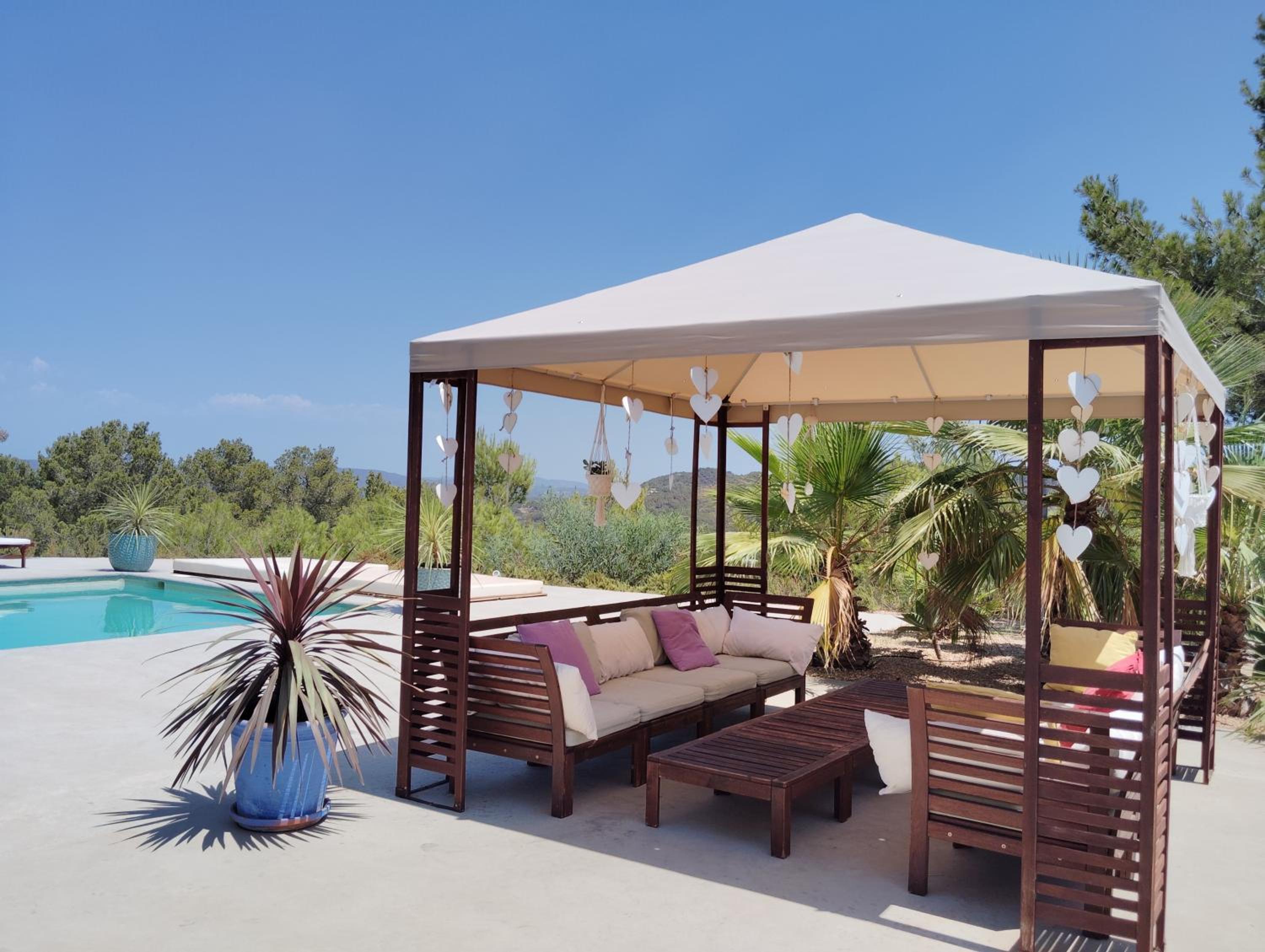Villa - 6 Bedrooms - Pool - Garden - Sea View