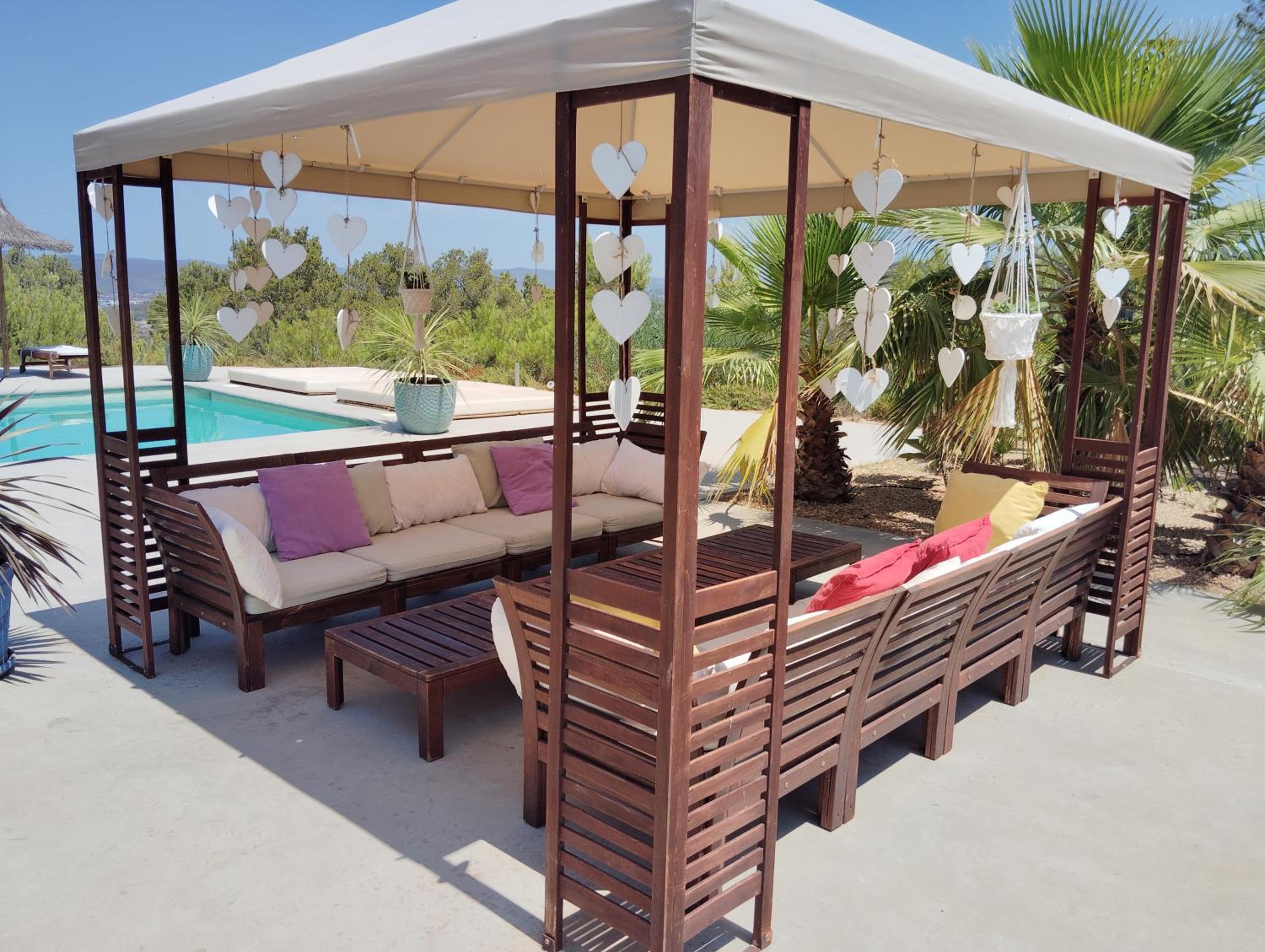 Villa - 6 Bedrooms - Pool - Garden - Sea View