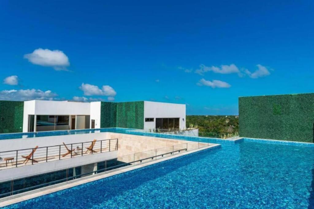 Brava Towers 3BR - Next Level B
