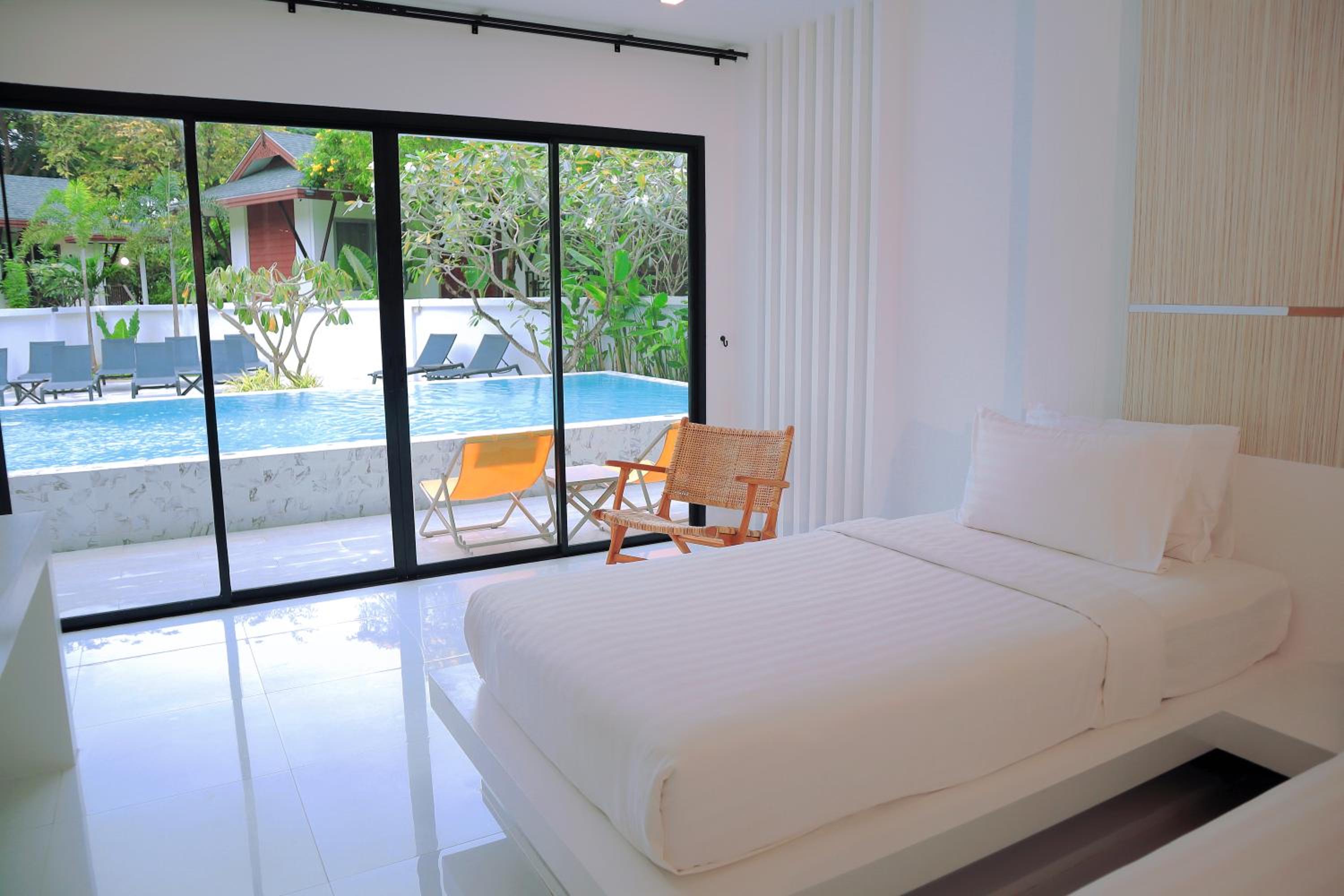 Ton Sai Tropical Phi Phi Island