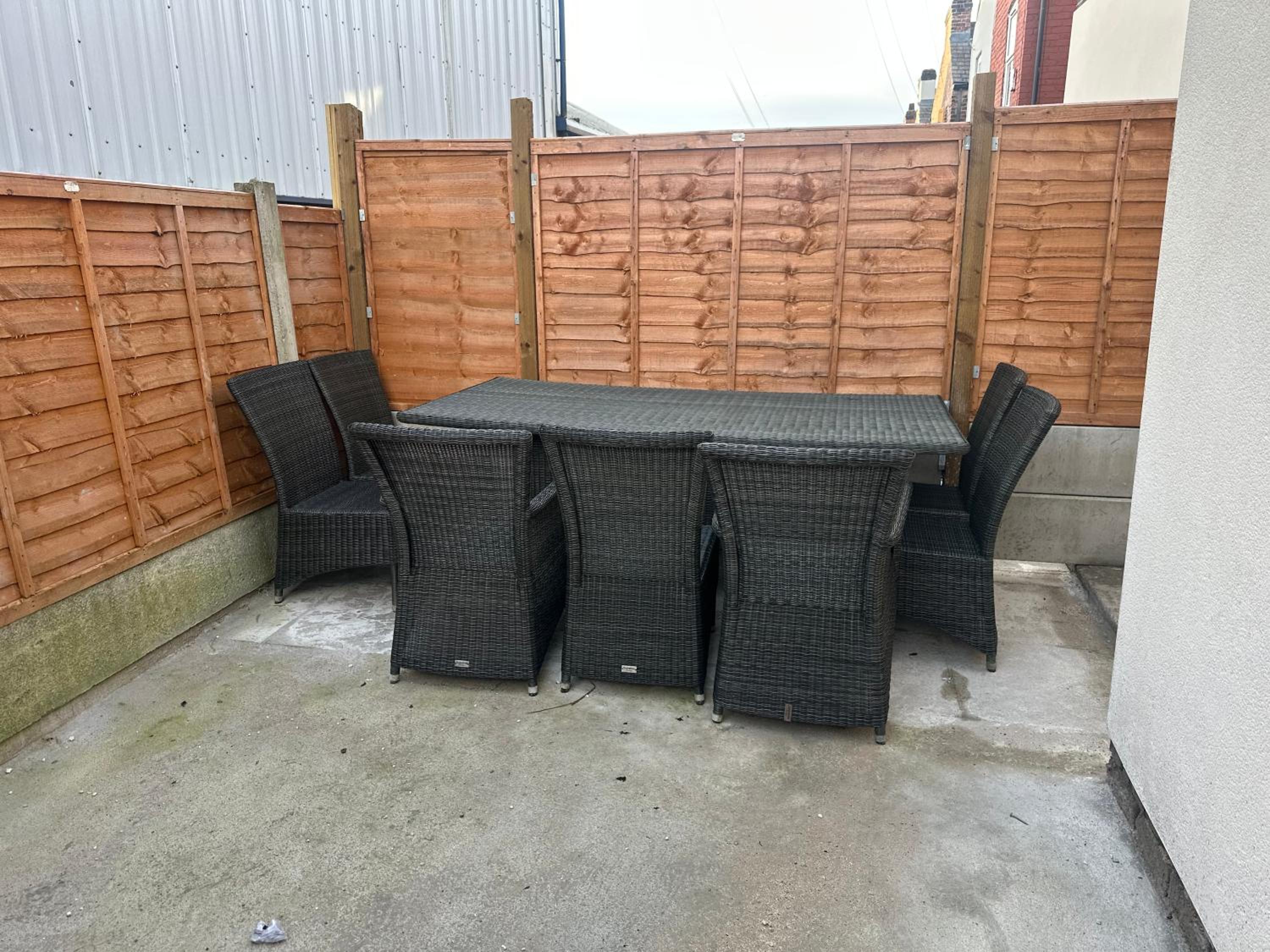 5 bedroom Luxury Townhouse near City Centre, sleep 16