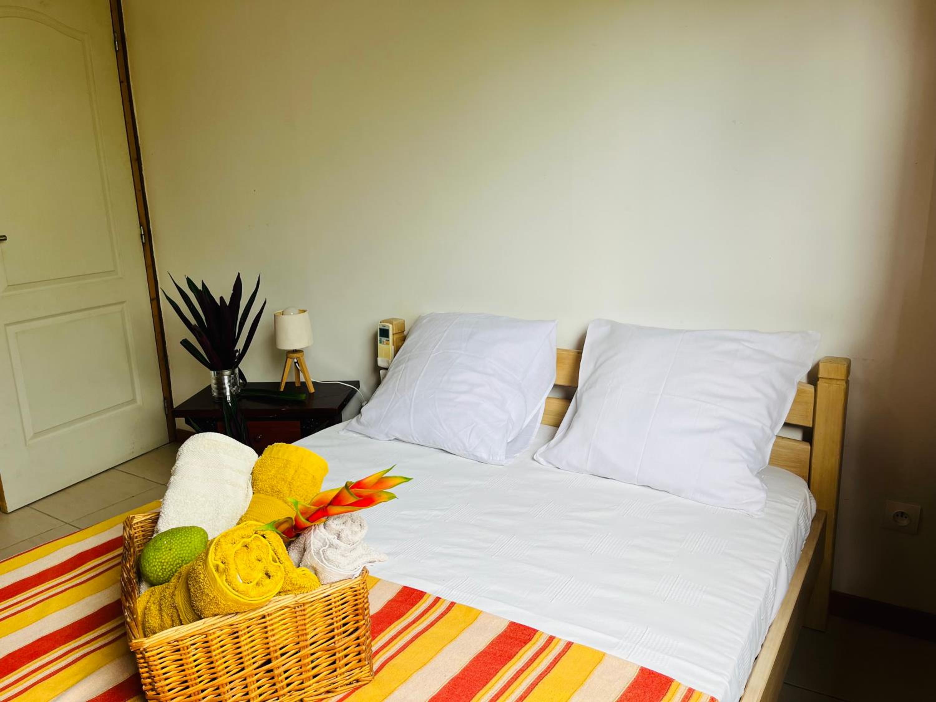 Villa Familiale 8p Piscine Jardin PMR