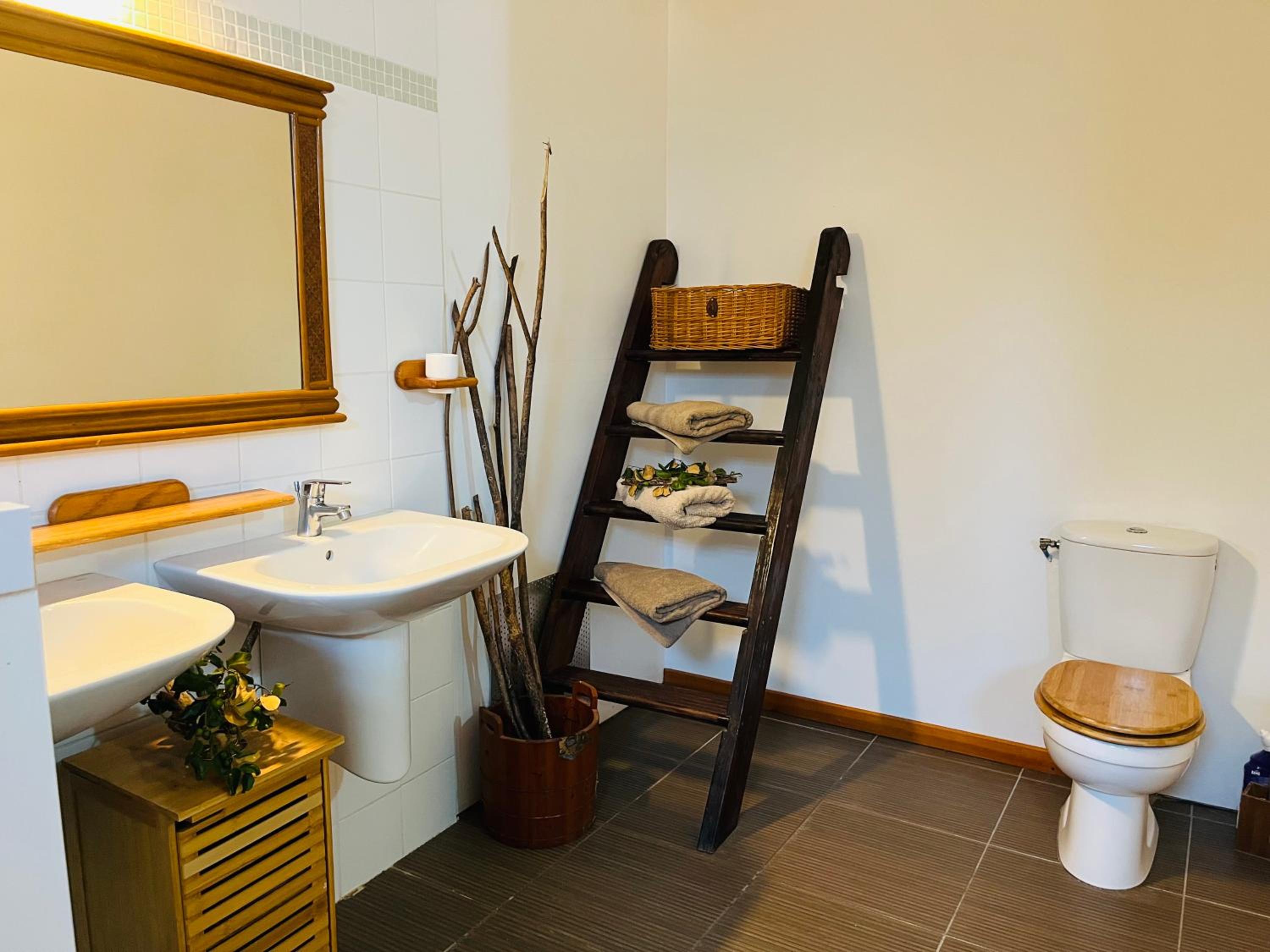 Villa Familiale 8p Piscine Jardin PMR