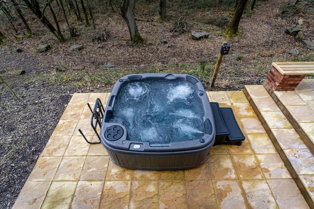 Derwent, woodland lodge with hot tub for 6 view 4