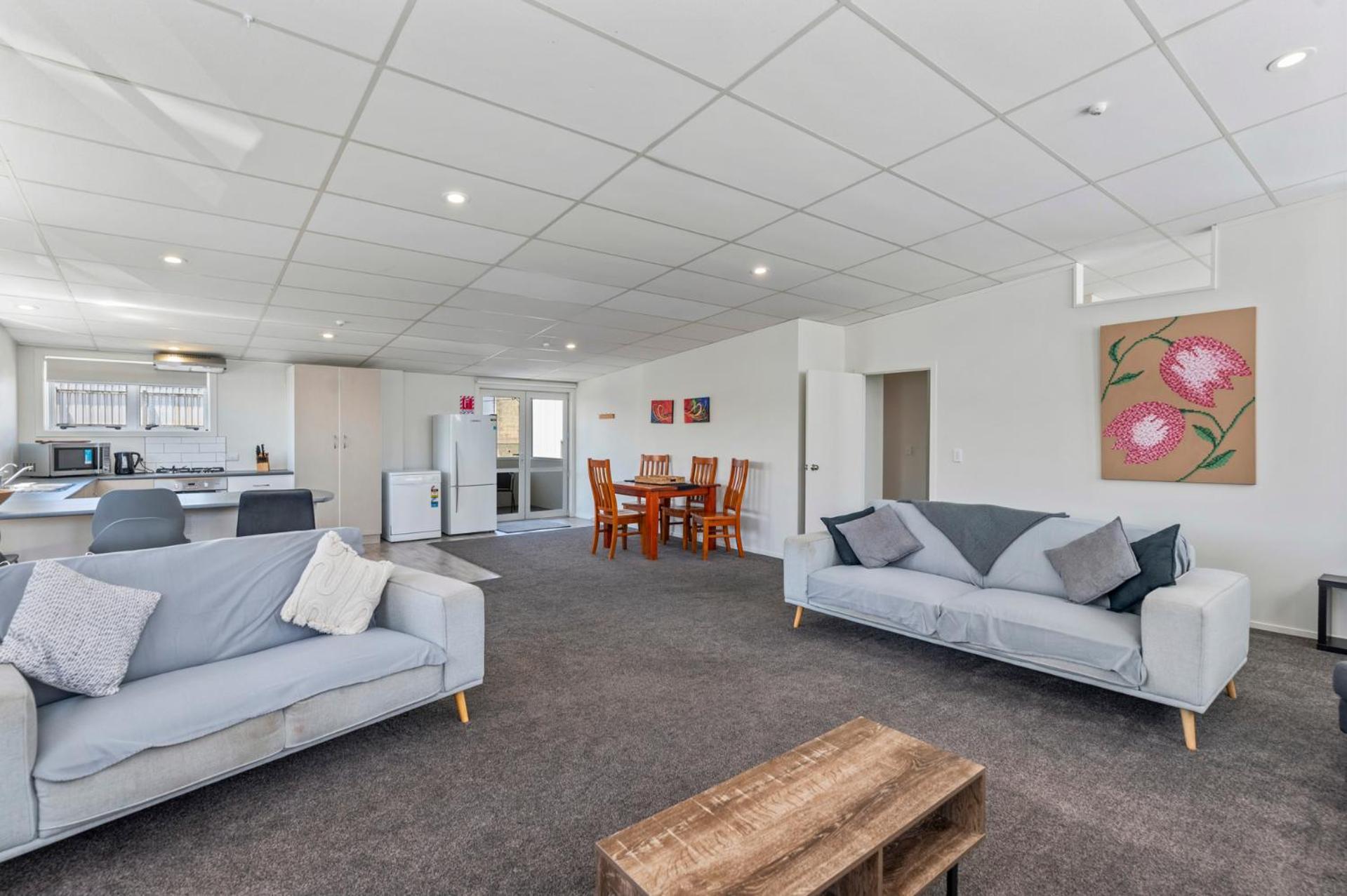 Central Comfort - Lake Taupo Holiday Home