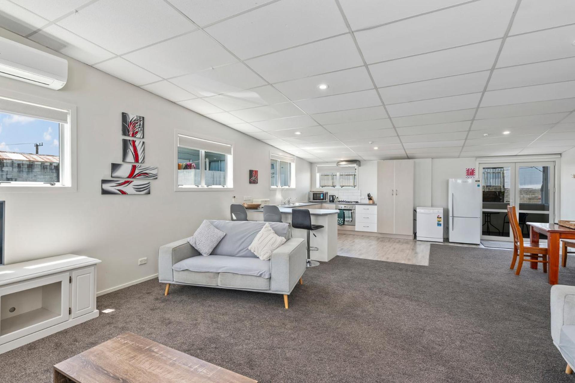 Central Comfort - Lake Taupo Holiday Home