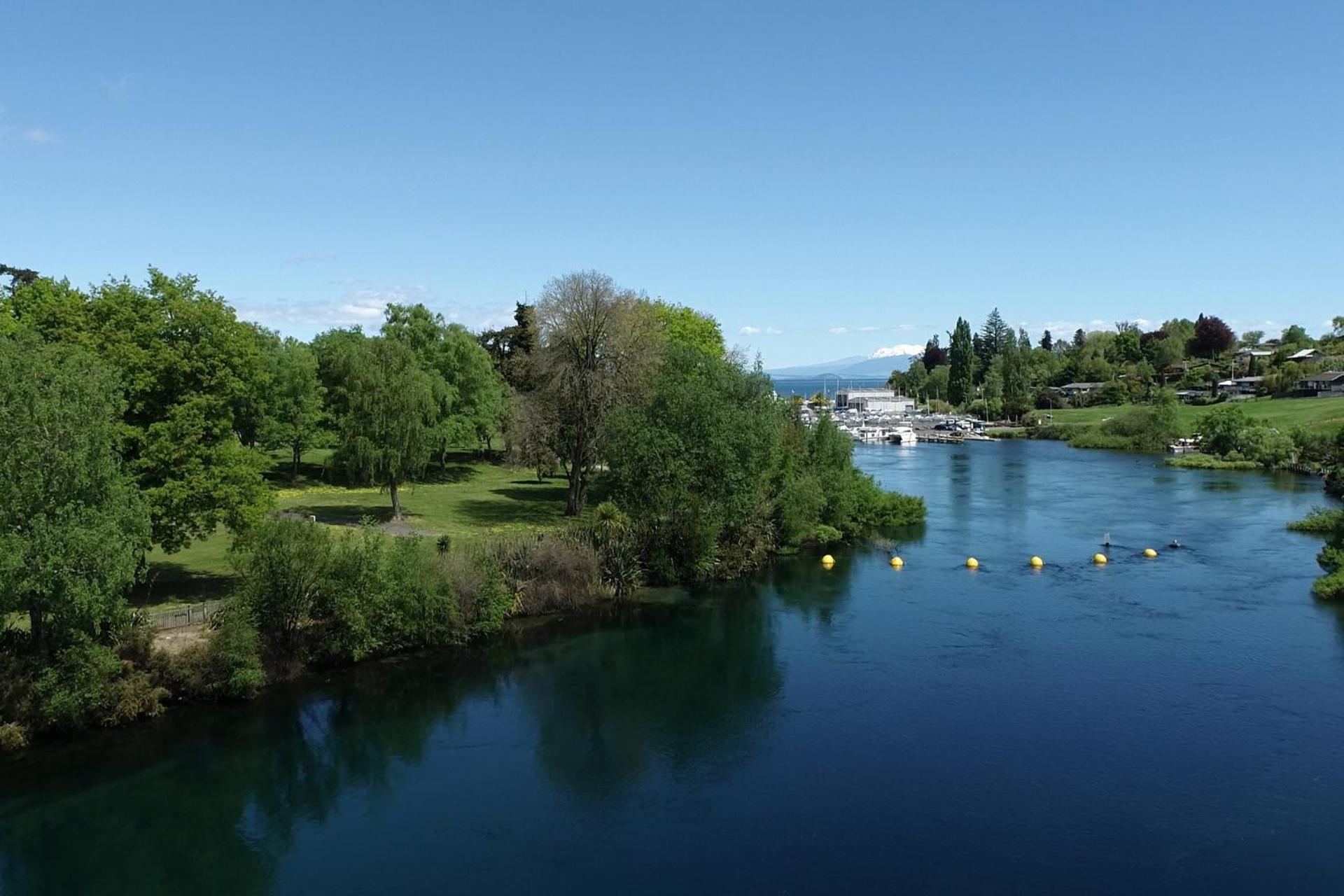 Central Comfort - Lake Taupo Holiday Home