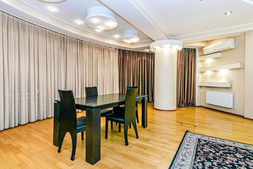All conditional apartment 5