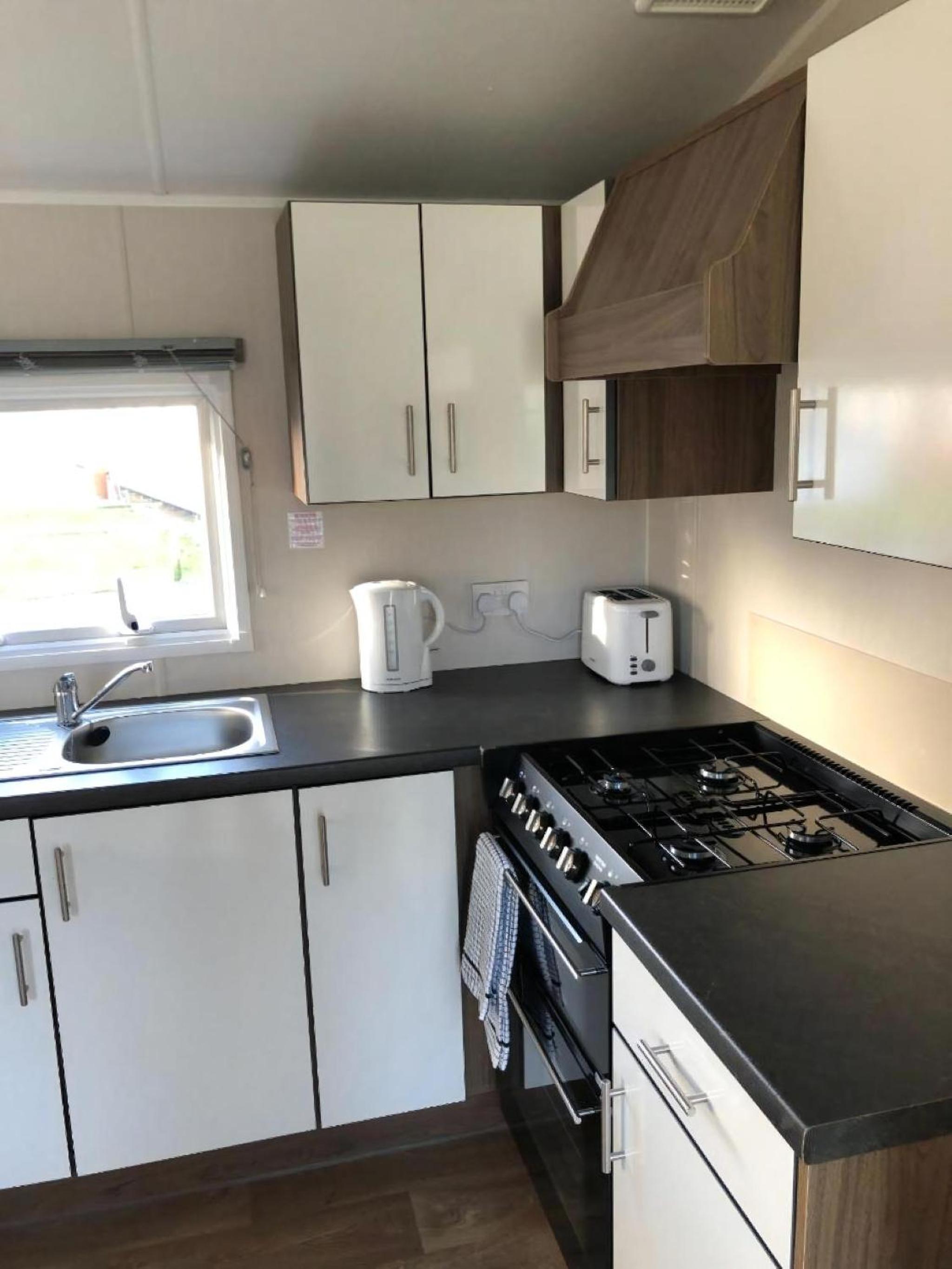 Modern 8 Berth Caravan At Seawick Holiday Park, Essex Ref 27352Sw view 3