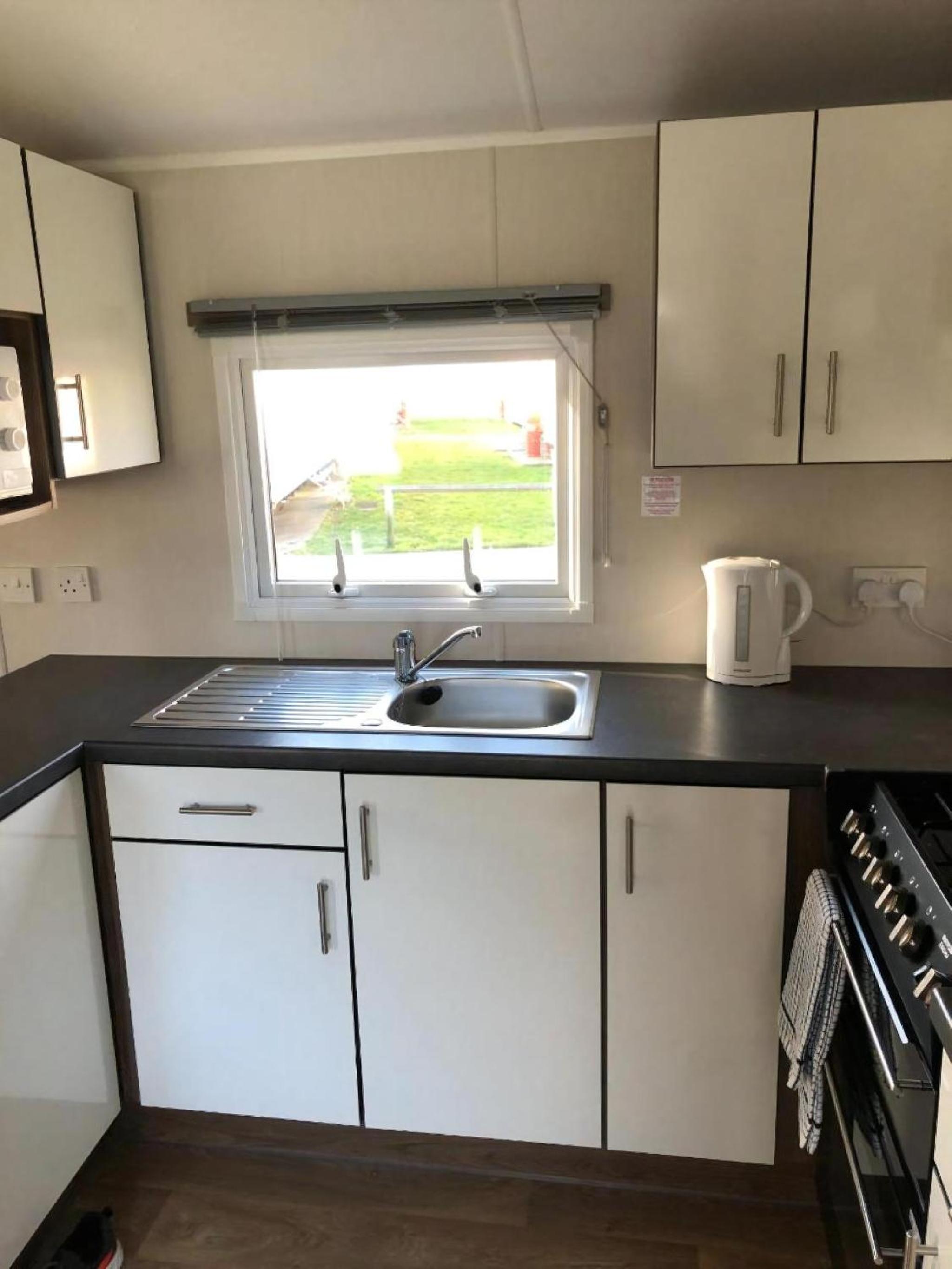 Modern 8 Berth Caravan At Seawick Holiday Park, Essex Ref 27352Sw view 4