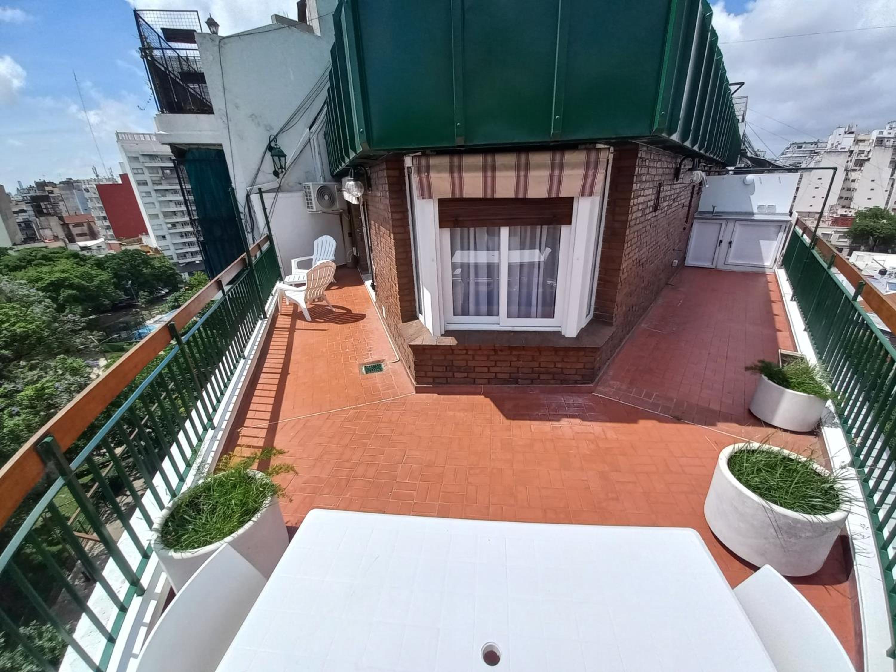 Dúplex luminoso de categoría con Balcon Terraza