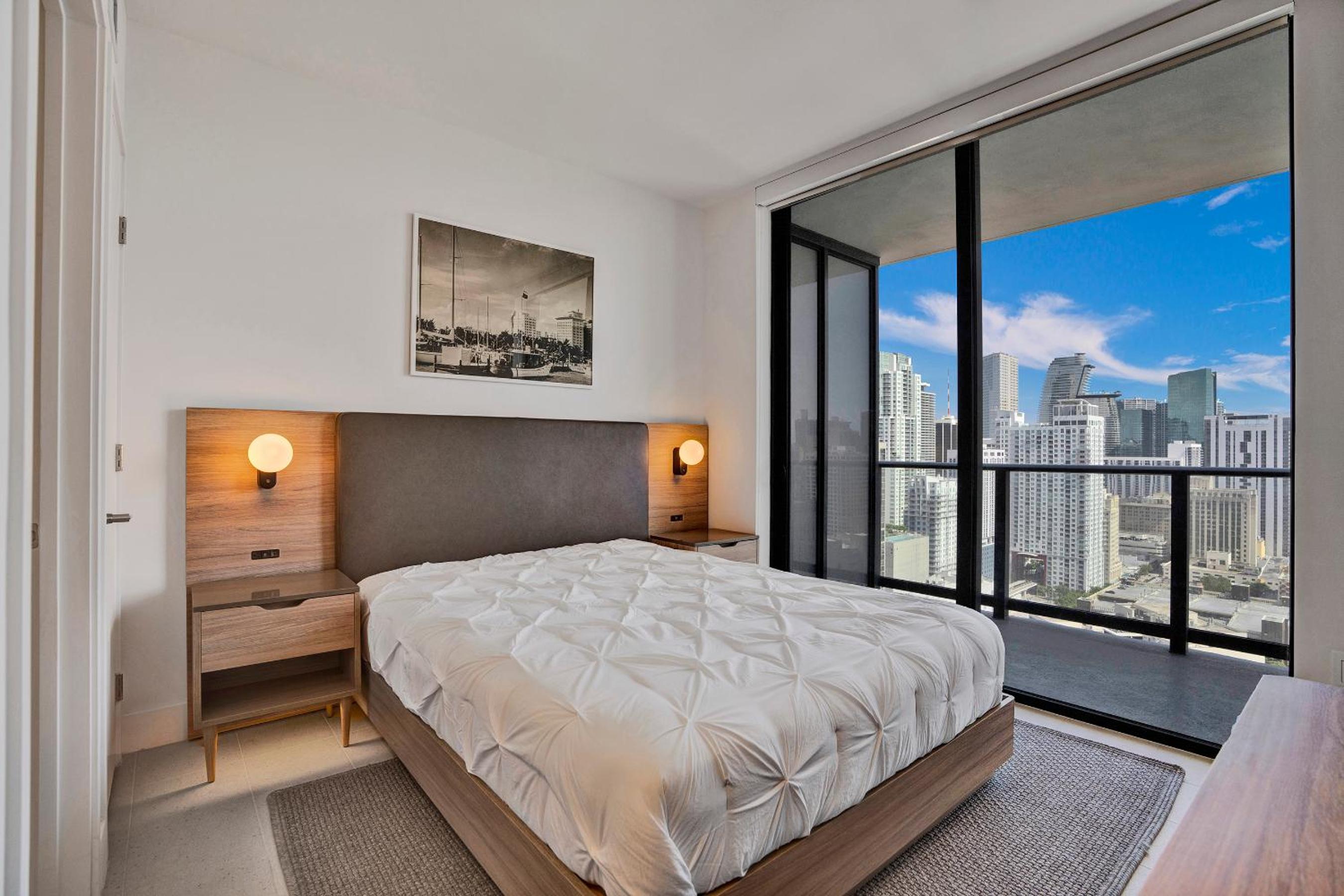New 2-Bdrm Downtown Miami Apartment with Bay Vista