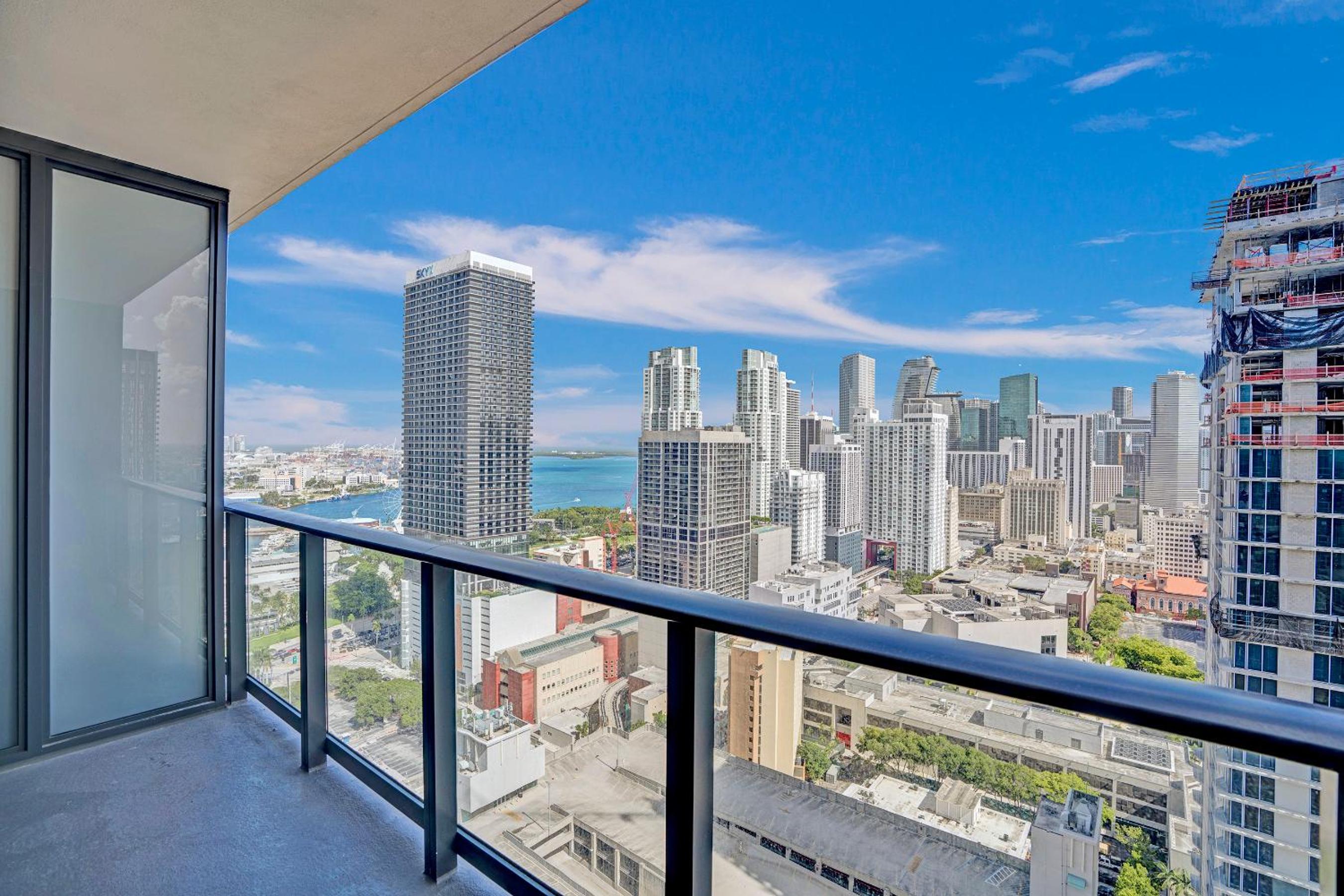 New 2-Bdrm Downtown Miami Apartment with Bay Vista