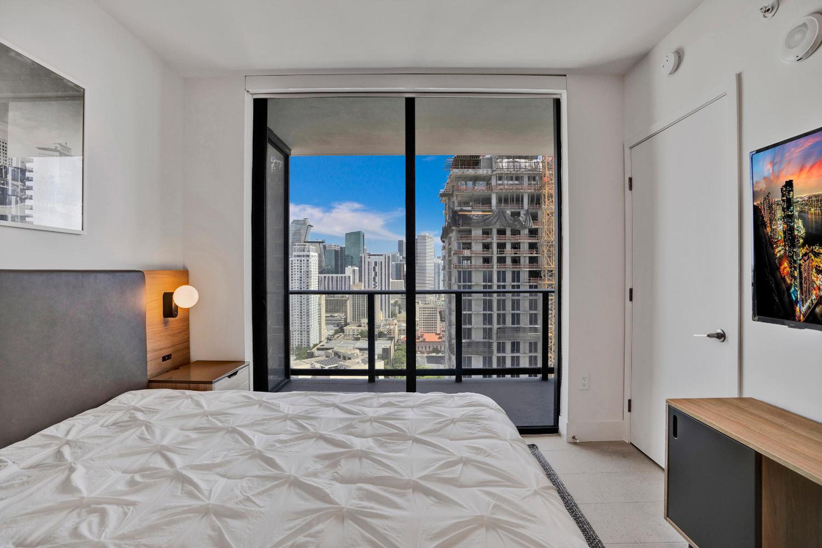 New 2-Bdrm Downtown Miami Apartment with Bay Vista