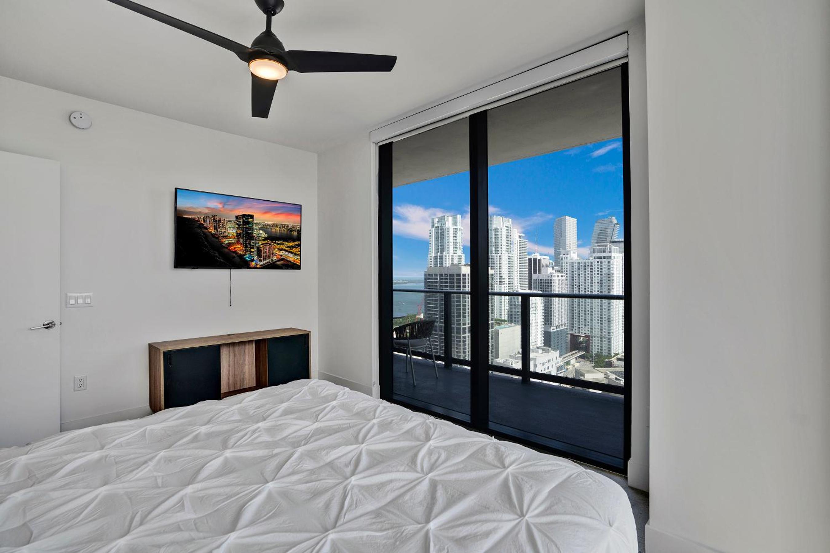 New 2-Bdrm Downtown Miami Apartment with Bay Vista