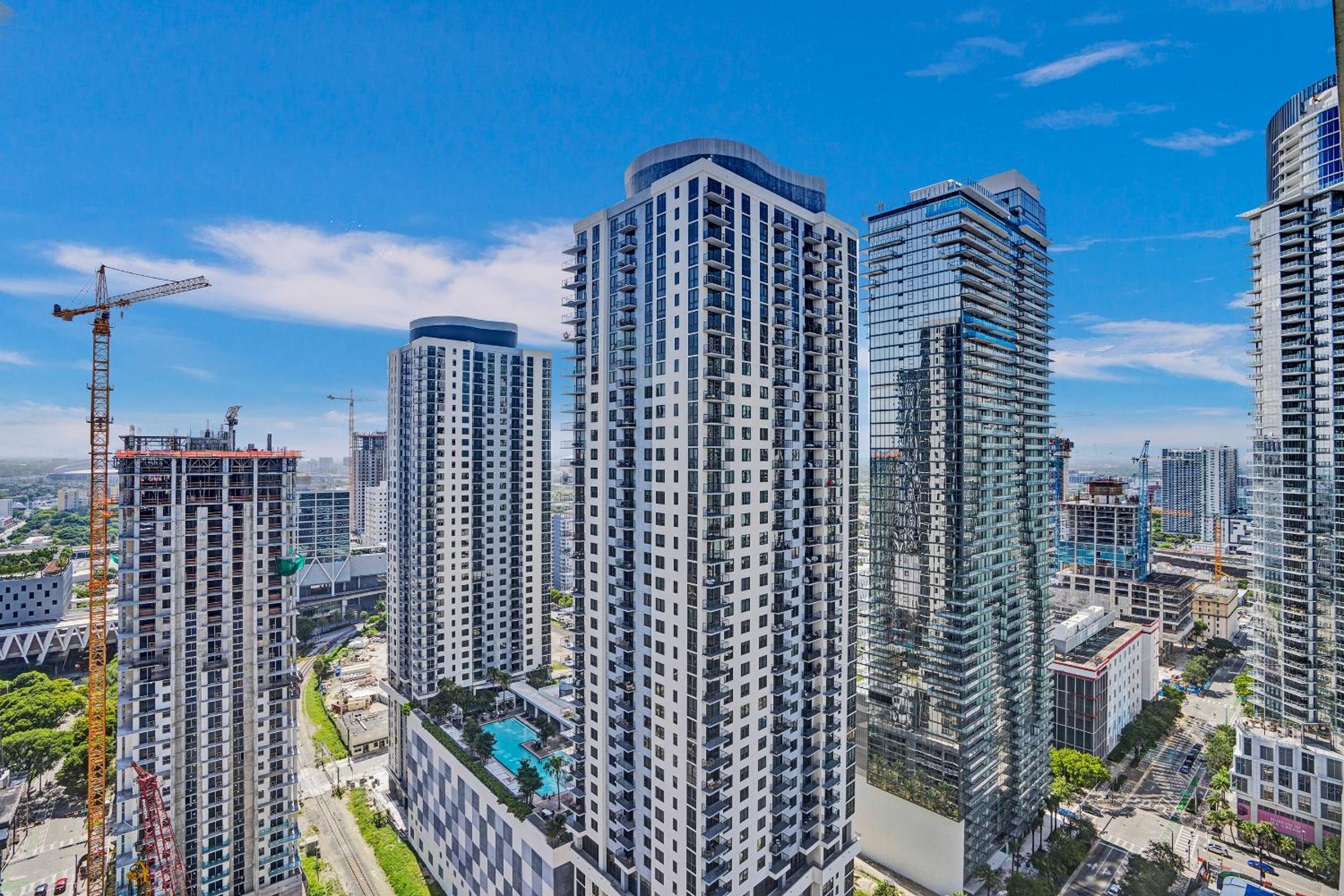 New 2-Bdrm Downtown Miami Apartment with Bay Vista