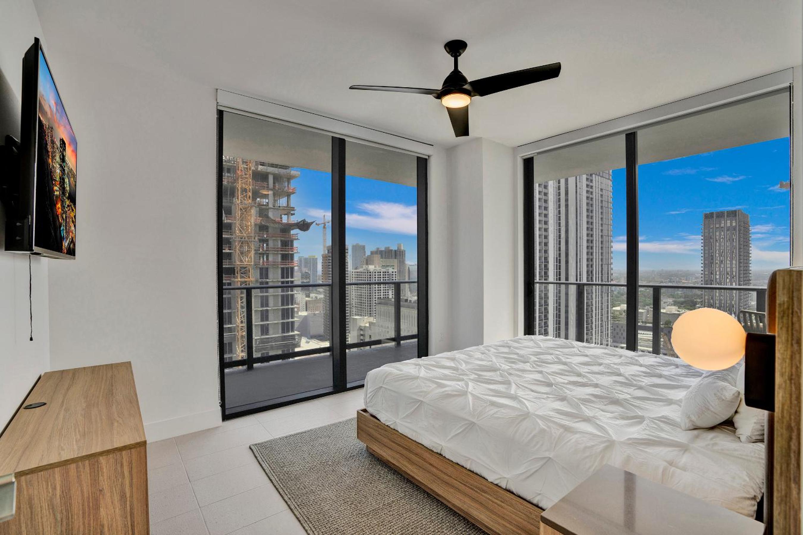 New 2-Bdrm Downtown Miami Apartment with Bay Vista