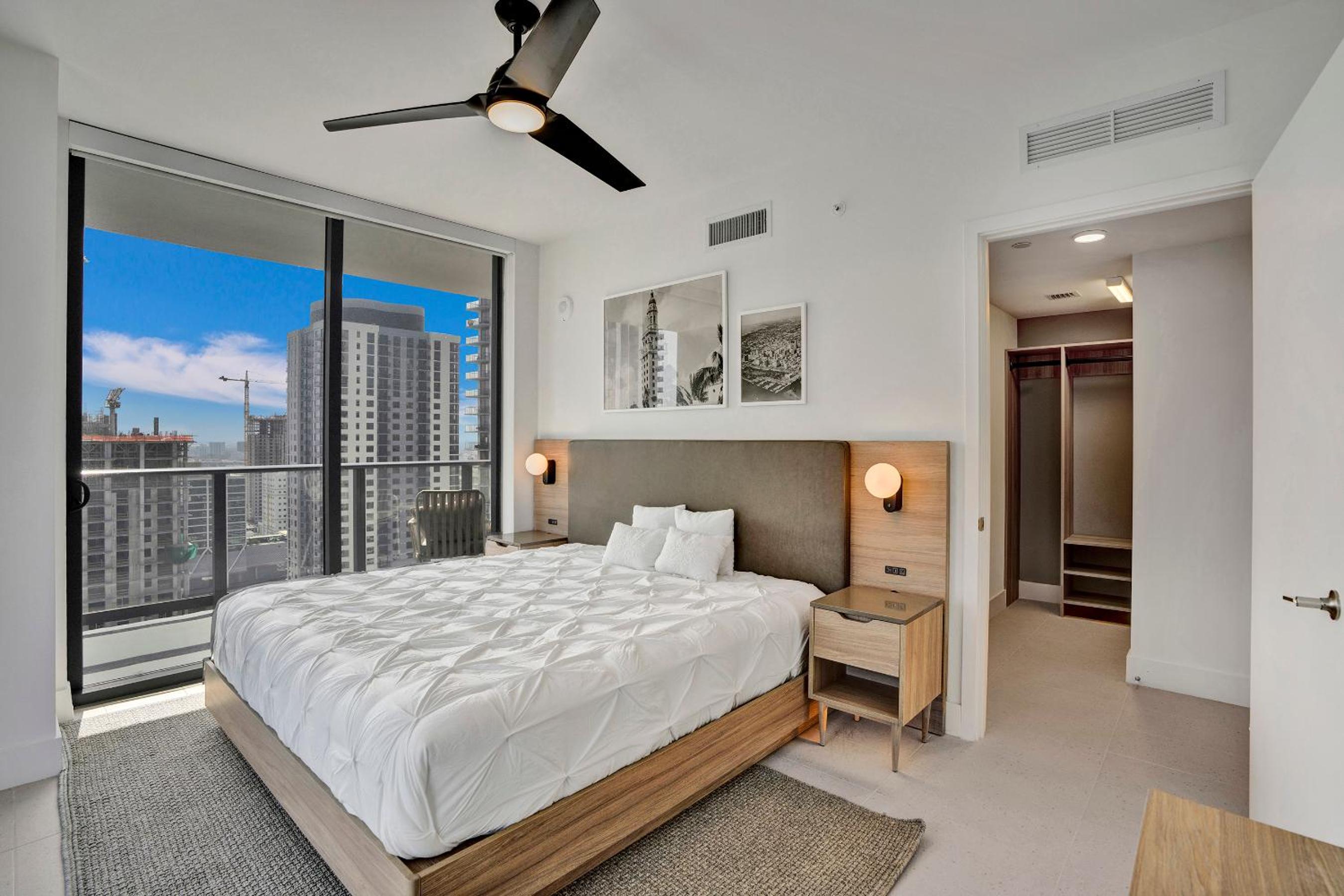 New 2-Bdrm Downtown Miami Apartment with Bay Vista