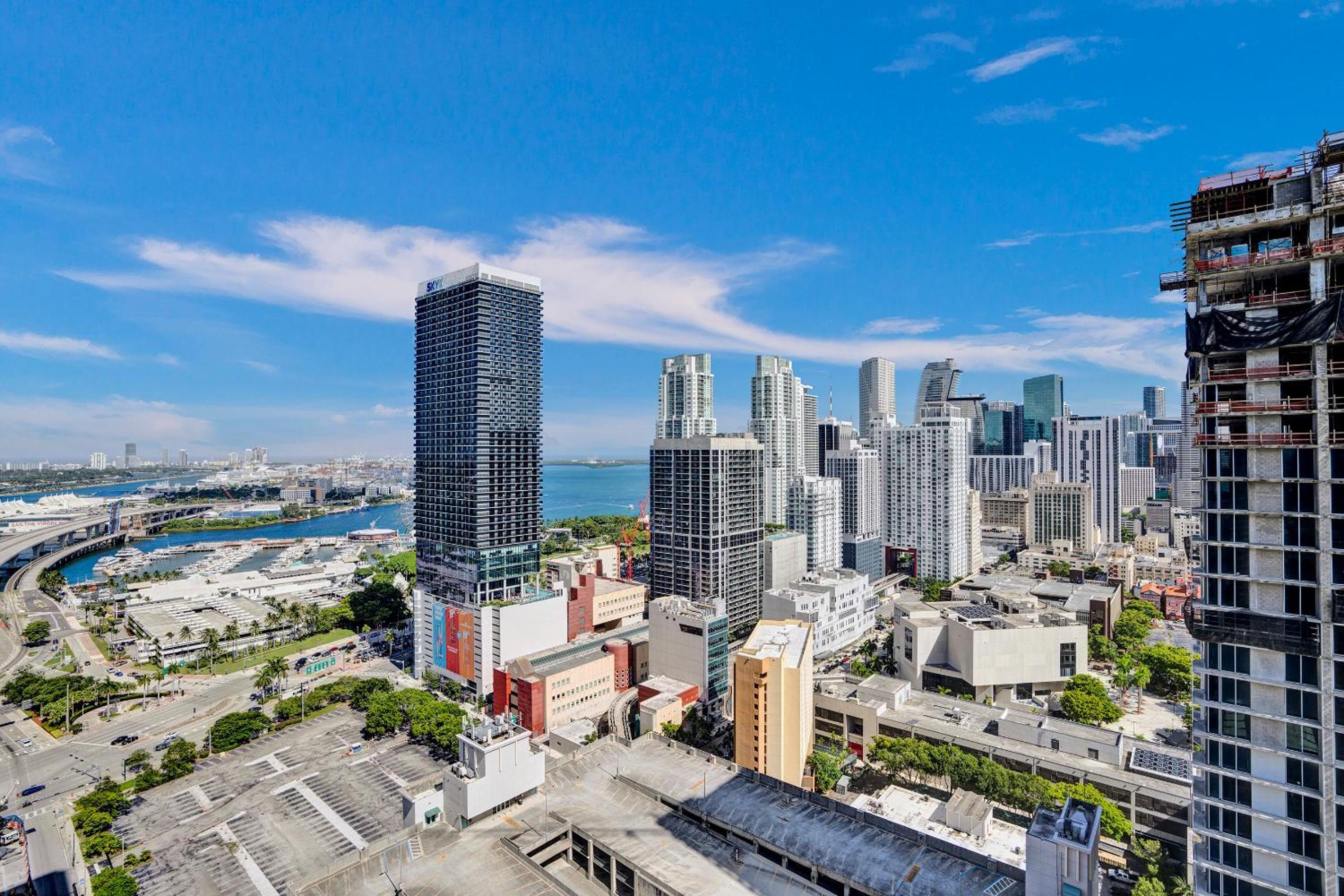 New 2-Bdrm Downtown Miami Apartment with Bay Vista