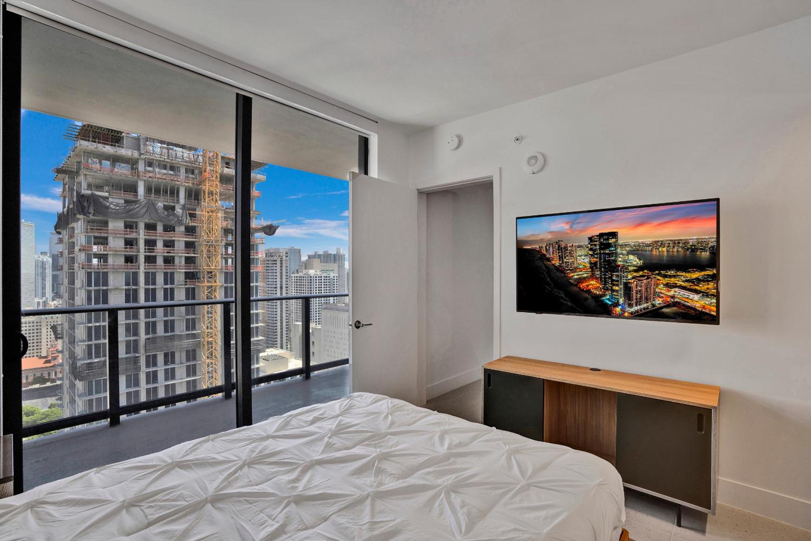 New 2-Bdrm Downtown Miami Apartment with Bay Vista