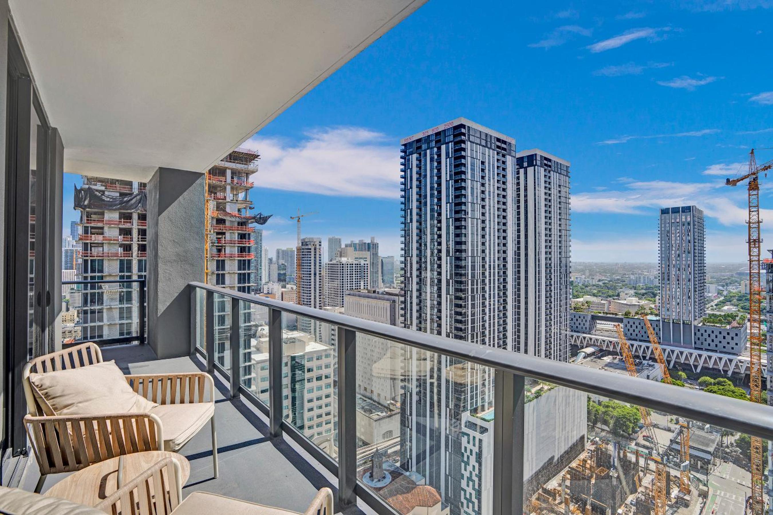 New 2-Bdrm Downtown Miami Apartment with Bay Vista