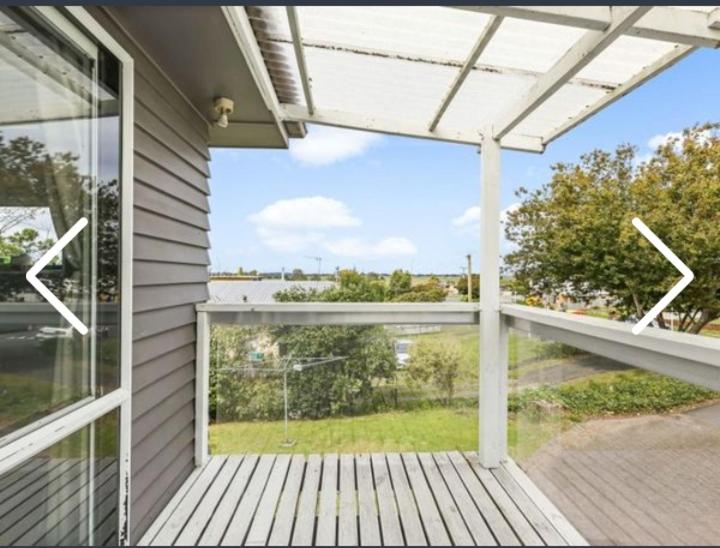 5 Bedroom Home in Hamilton view 3