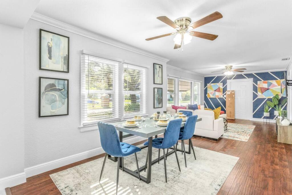 King bd Charming 2-Storey Cottage w PrivateYard