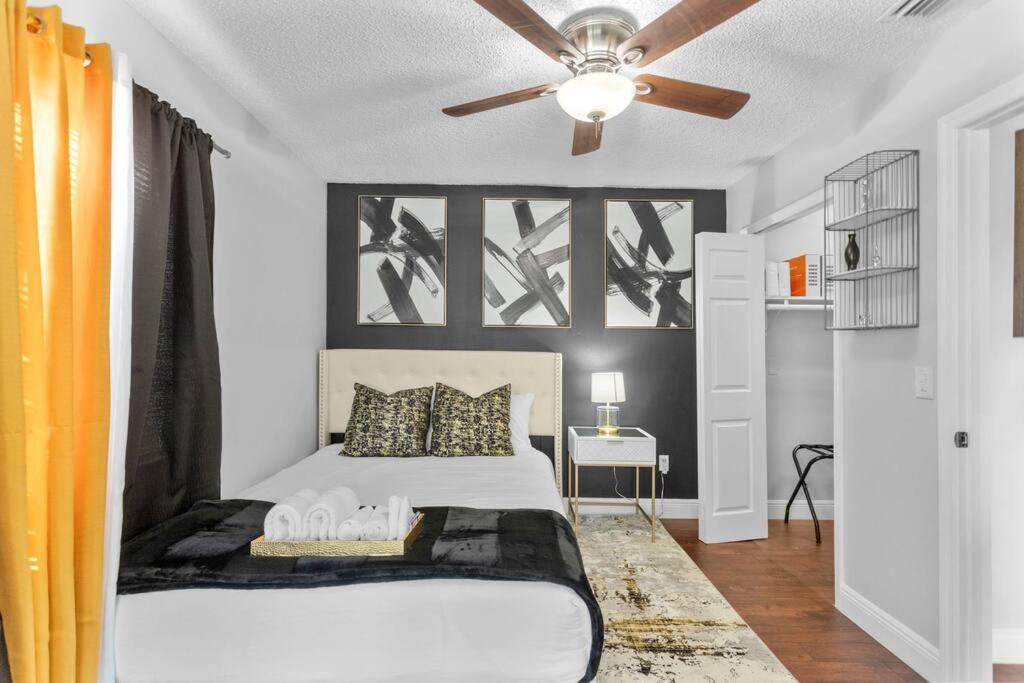 King bd Charming 2-Storey Cottage w PrivateYard